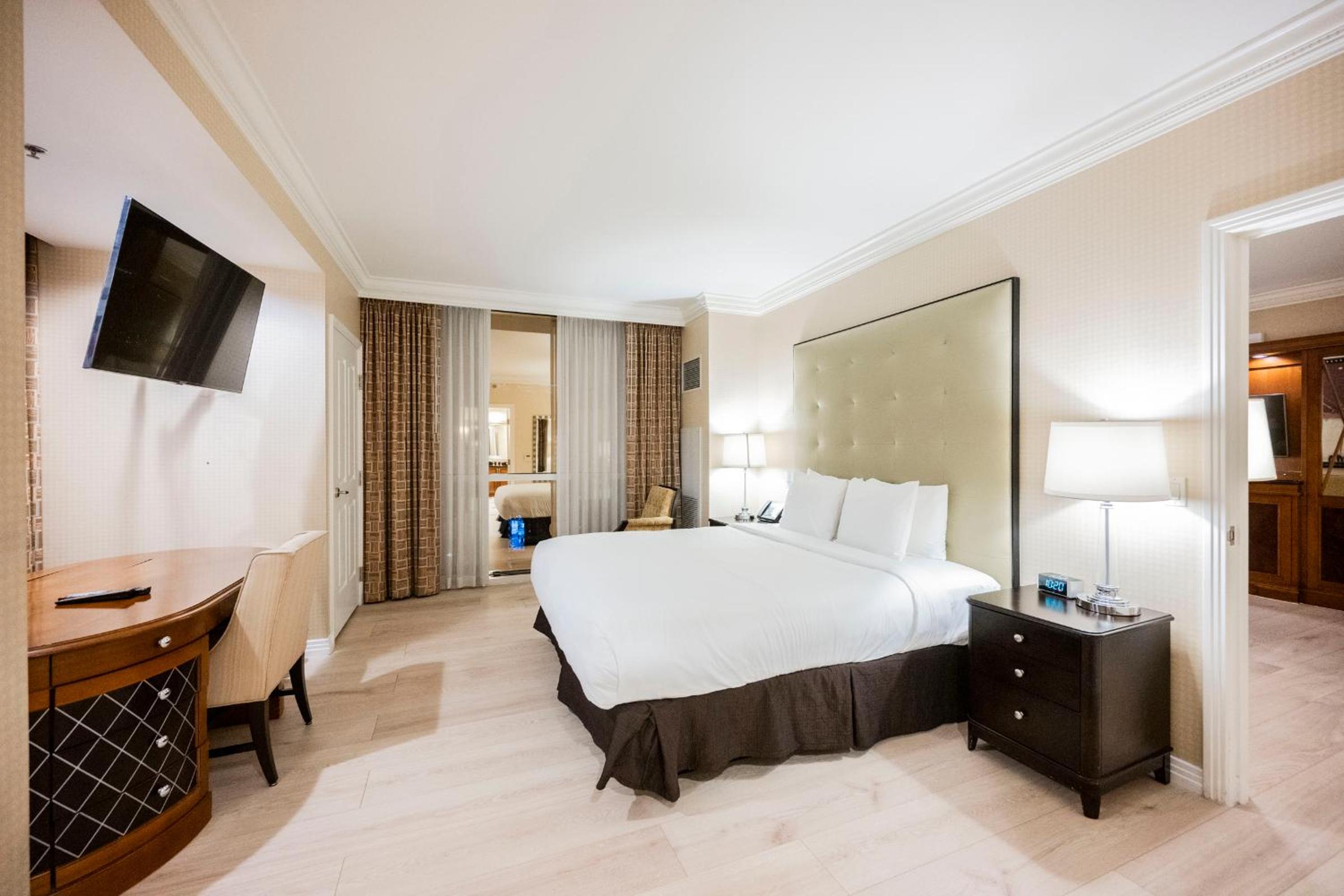 Remodeled Two-Bedroom- Strip View & Balcony