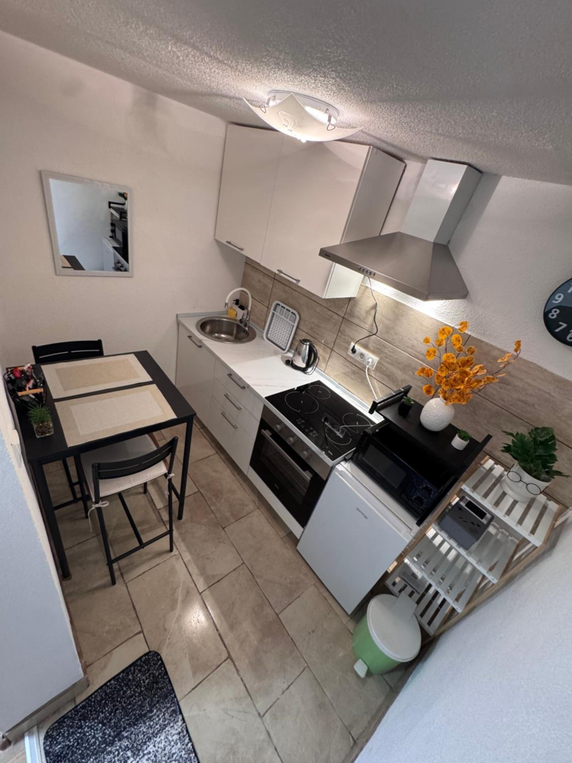 Apartment photo 2