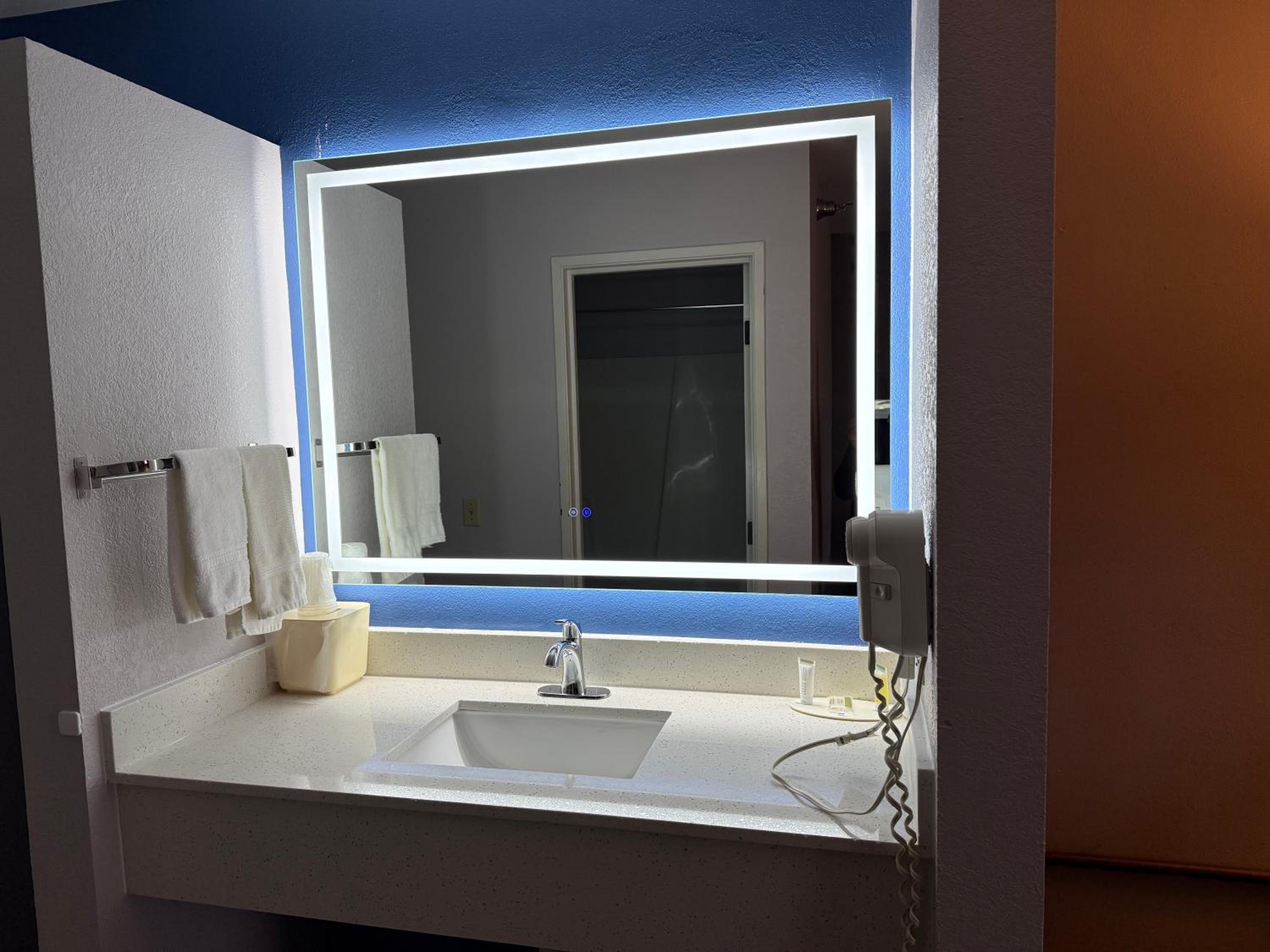 King Room - Disability Access/Non-Smoking