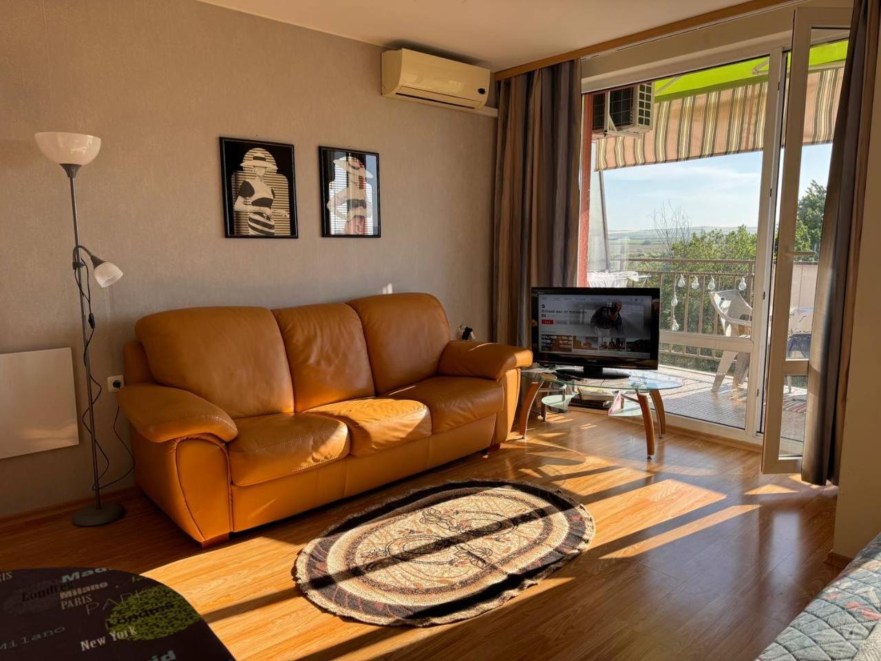 Deluxe Apartment photo 1