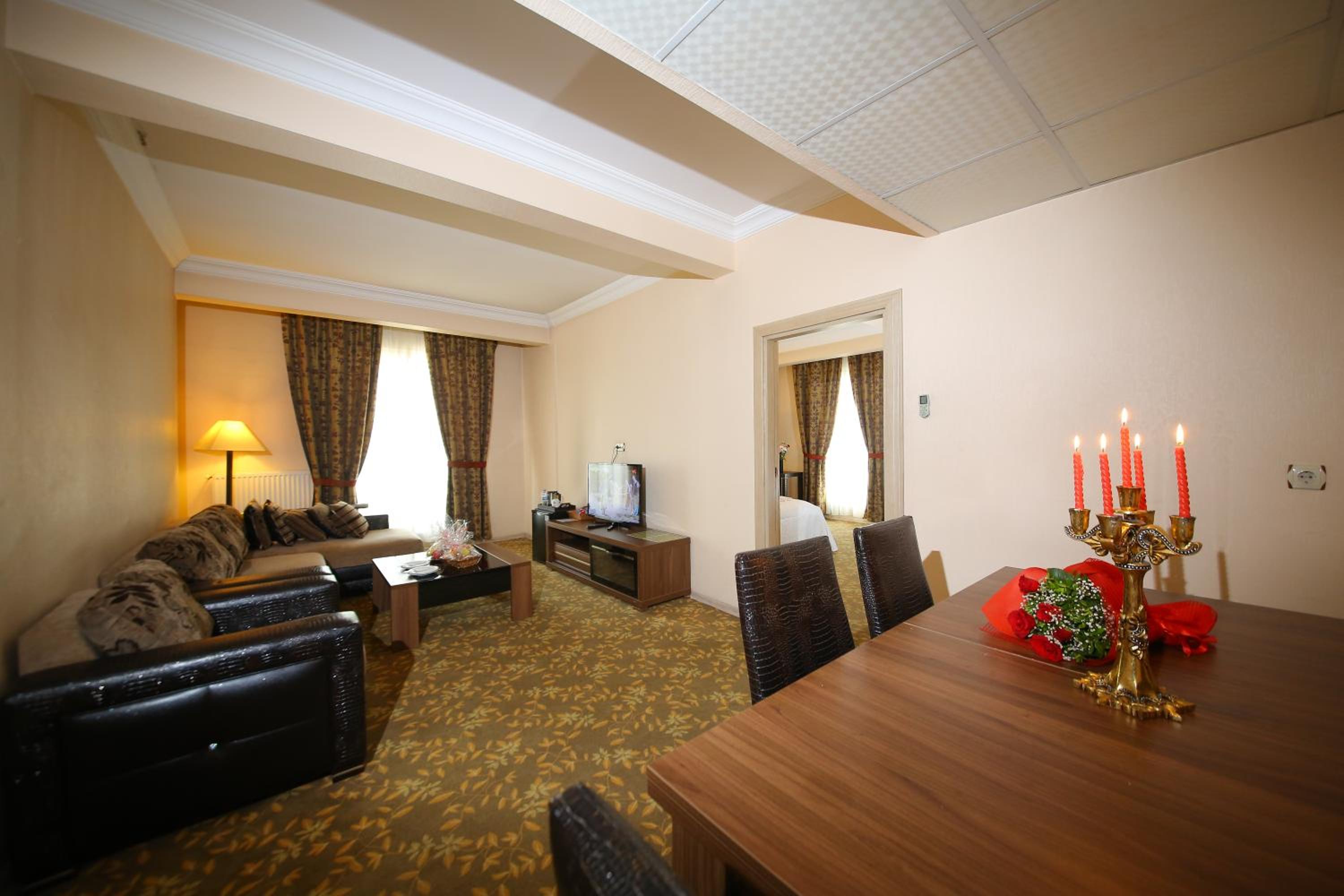 Suite - Photo 9