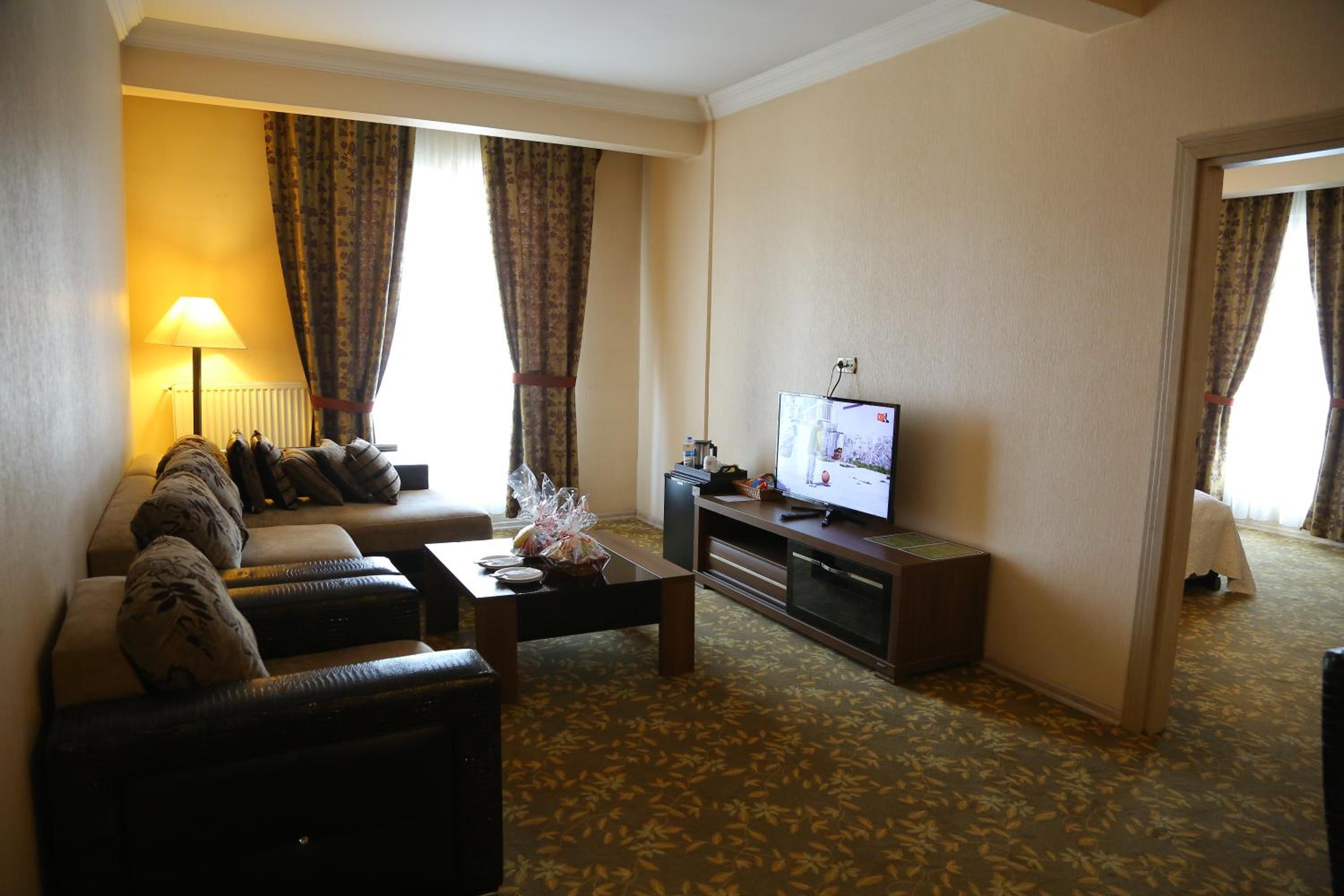 Suite - Photo 4