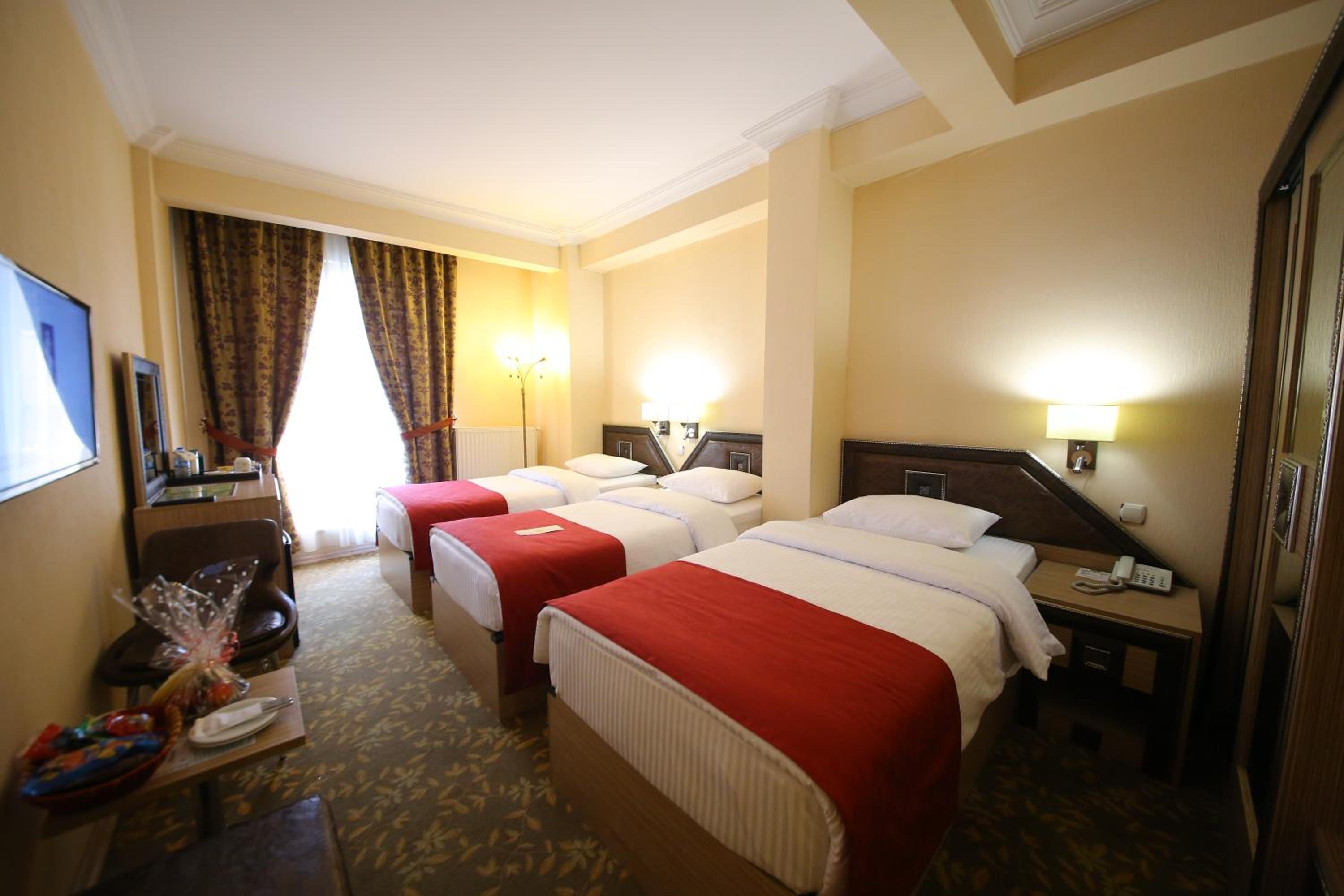 Triple Room - Photo 1