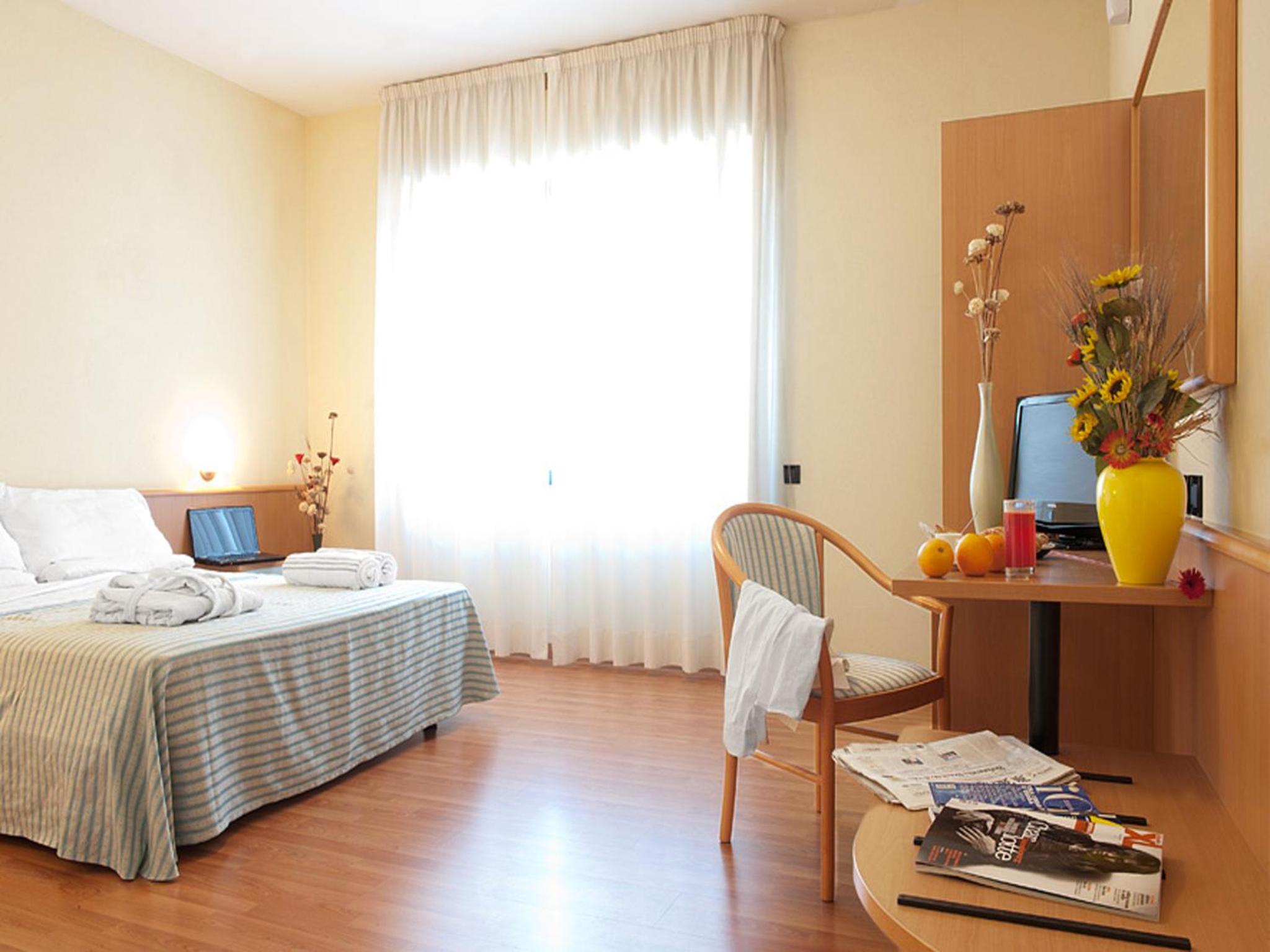 Double or Twin Room - Photo 9