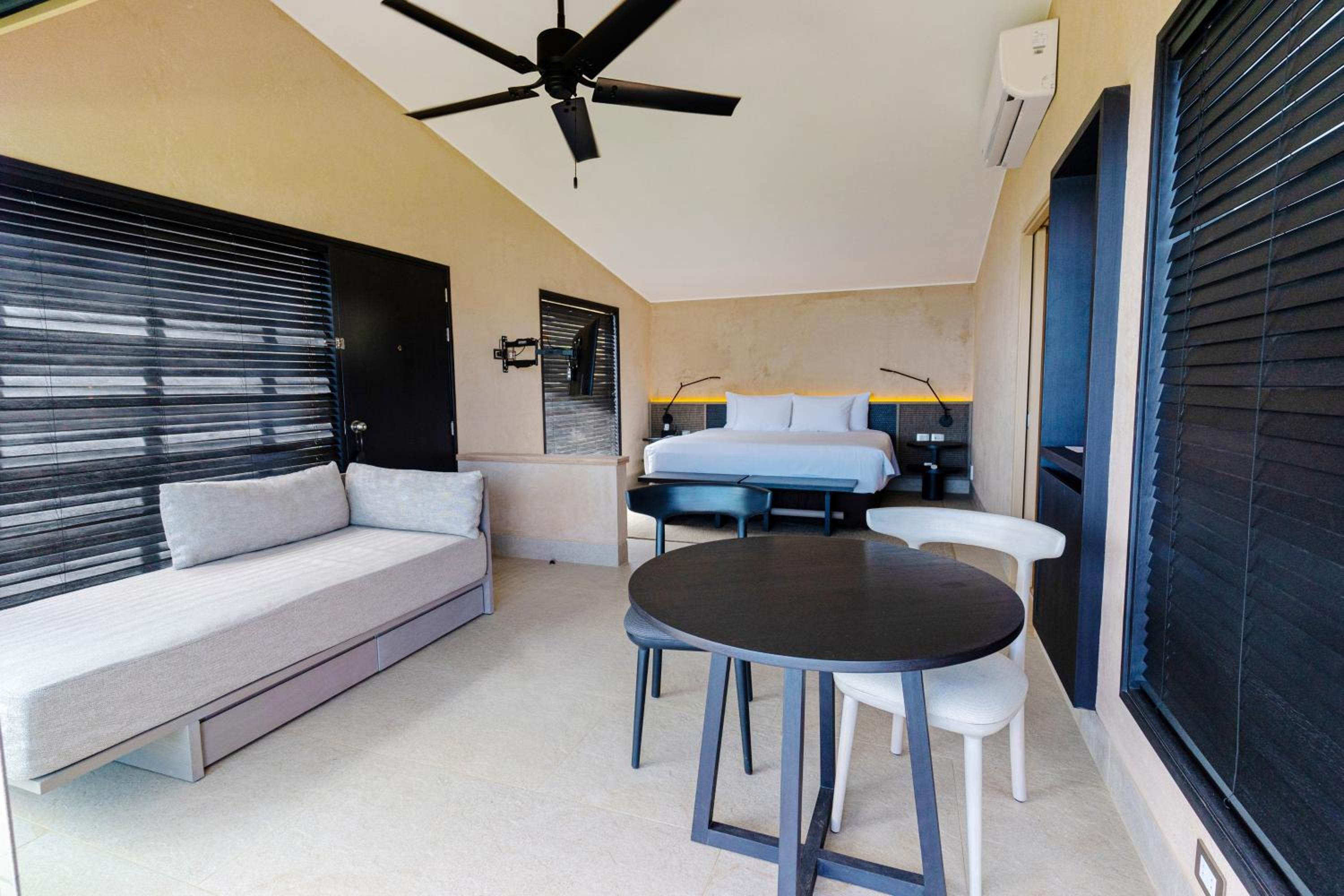 Deluxe Double Room with Panoramic Ocean View - Photo 4