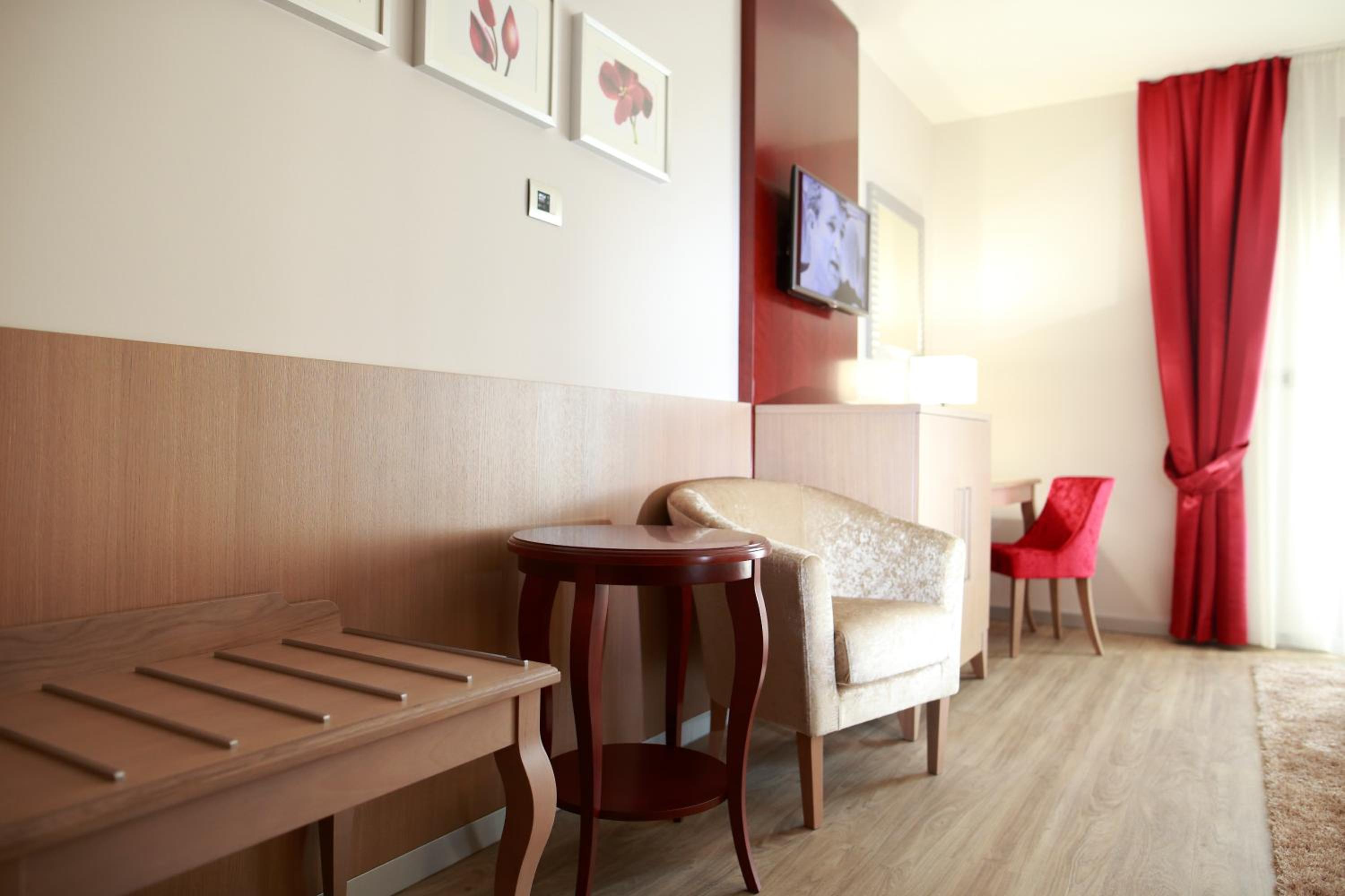 Double Room with Balcony photo 2