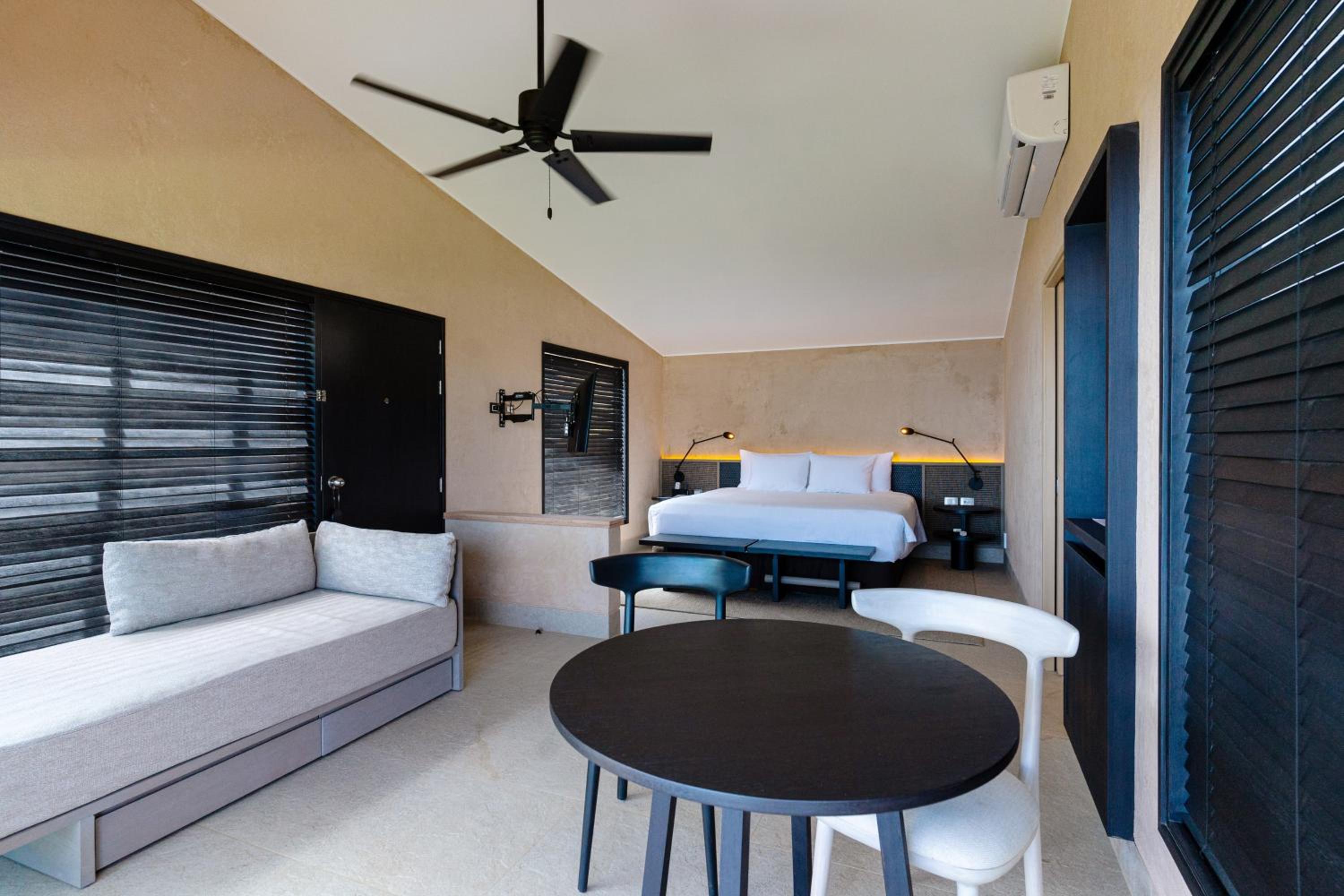 Deluxe Double Room with Panoramic Ocean View - Photo 6