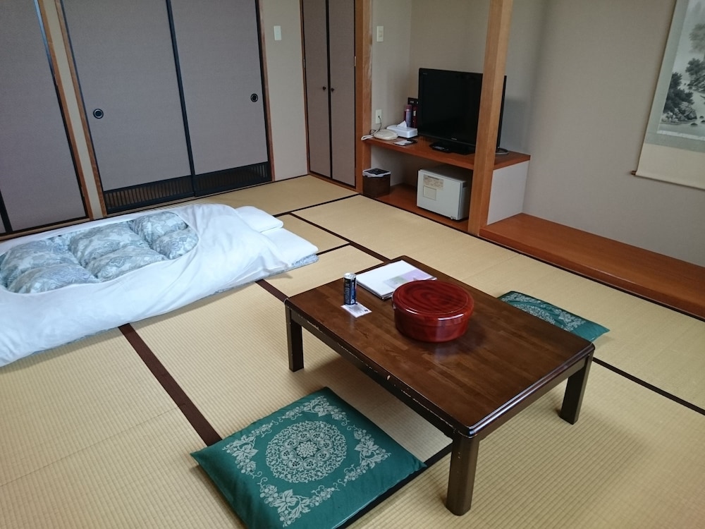 Japanese Style Room, Smoking photo 2