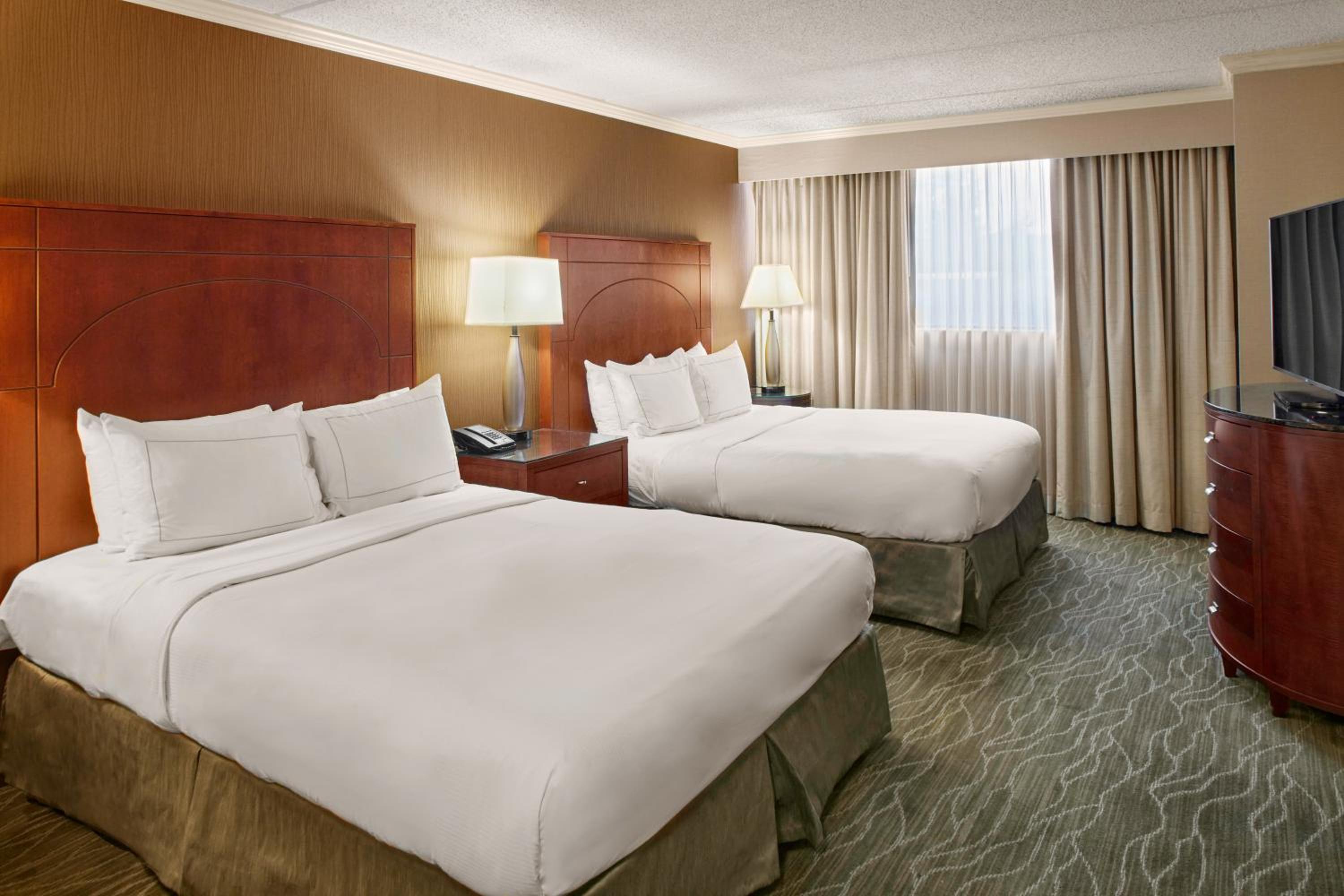 Two Room Queen Suite with Two Queen Beds - Photo 5