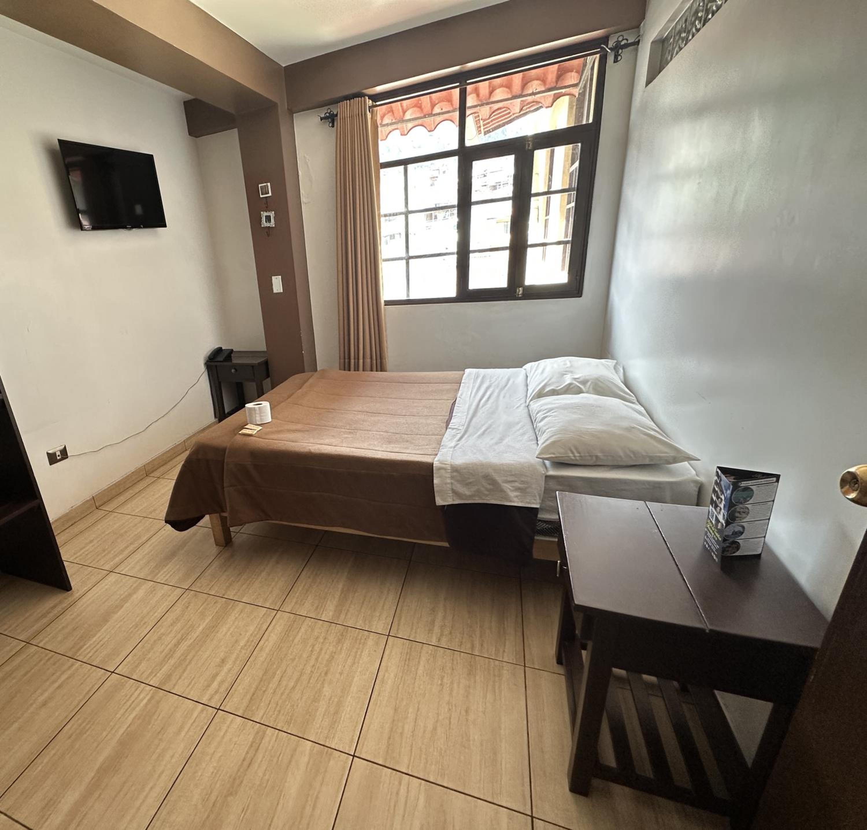 Economy Double Room photo 3