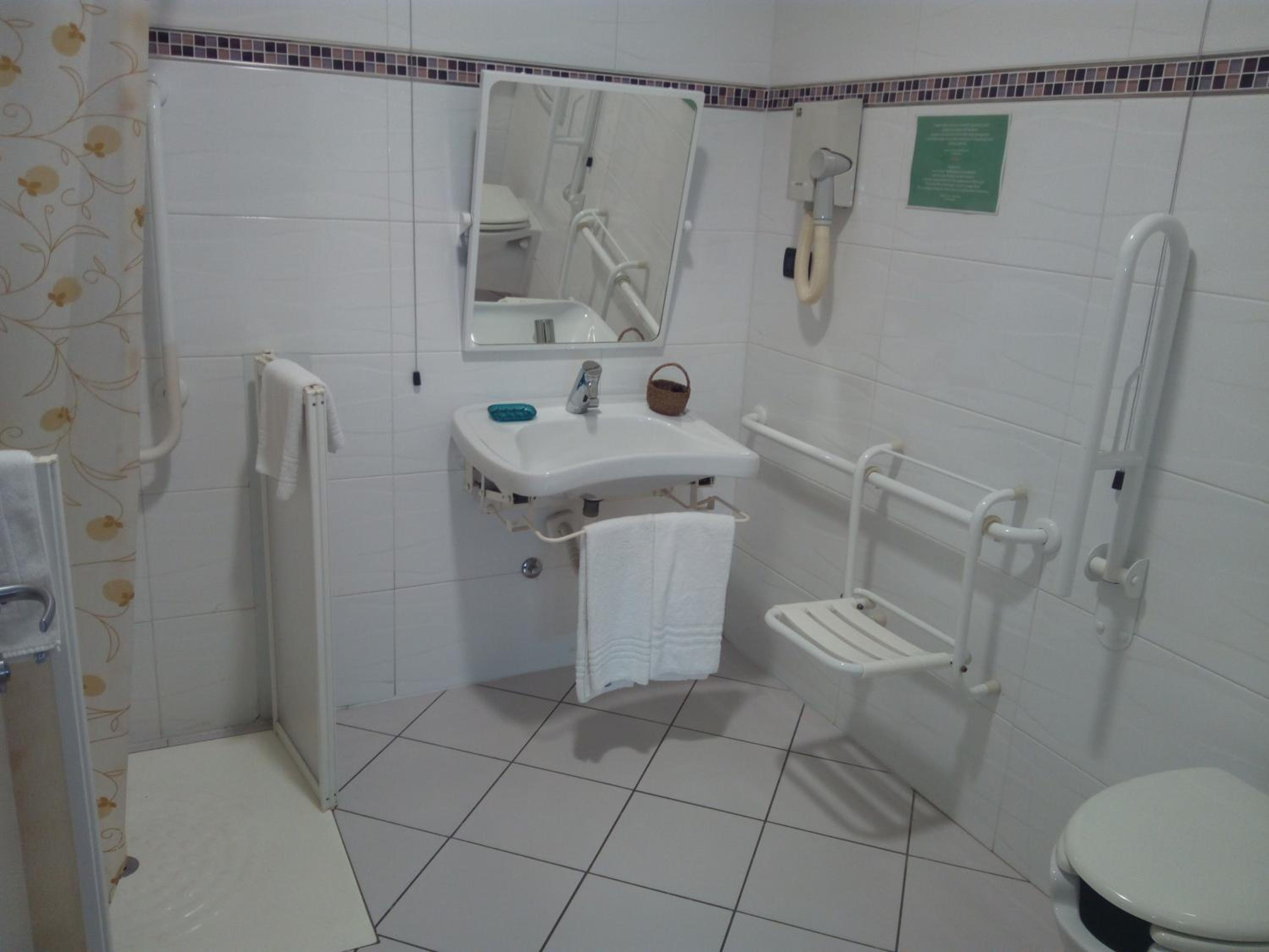 Triple Room - Photo 7