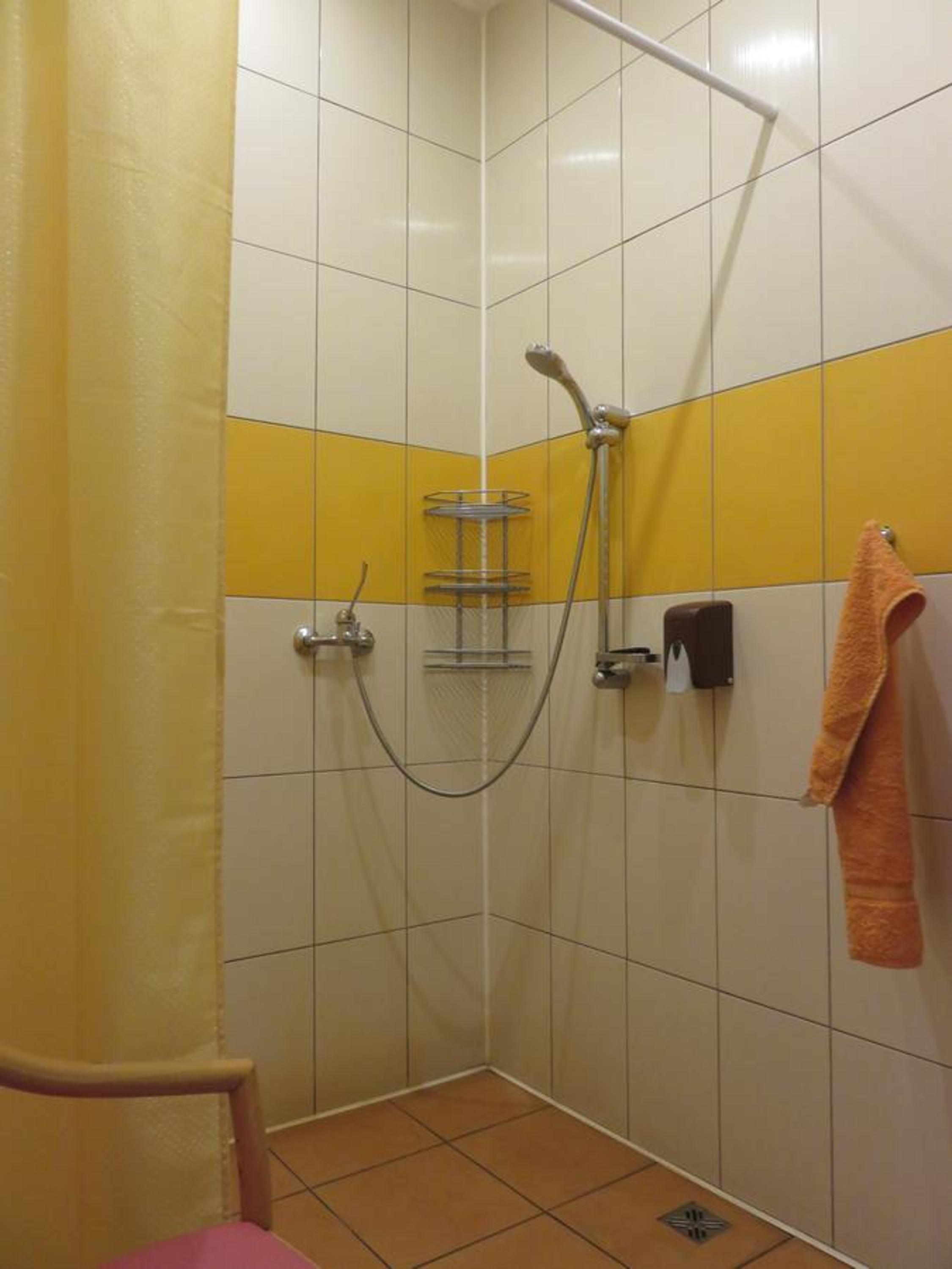 Triple Room - Disability Access - Photo 3