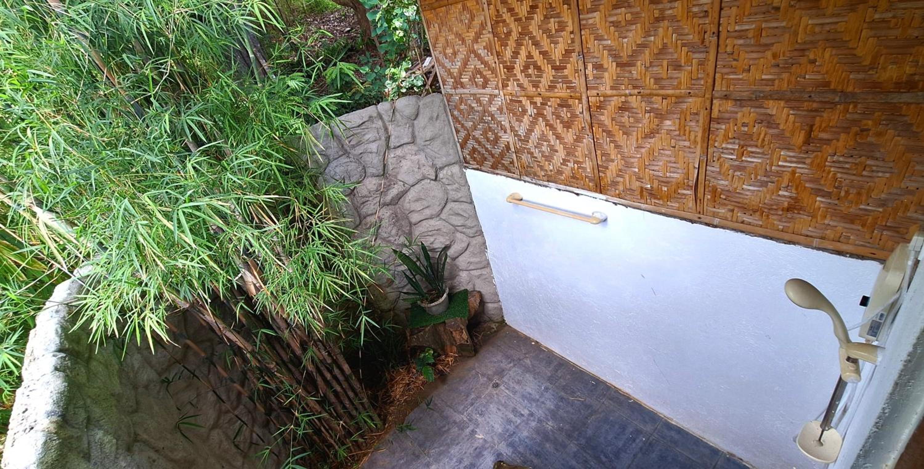Deluxe Bungalow with Garden View - Photo 11