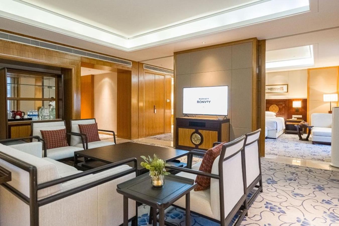 Deluxe Suite photo 2