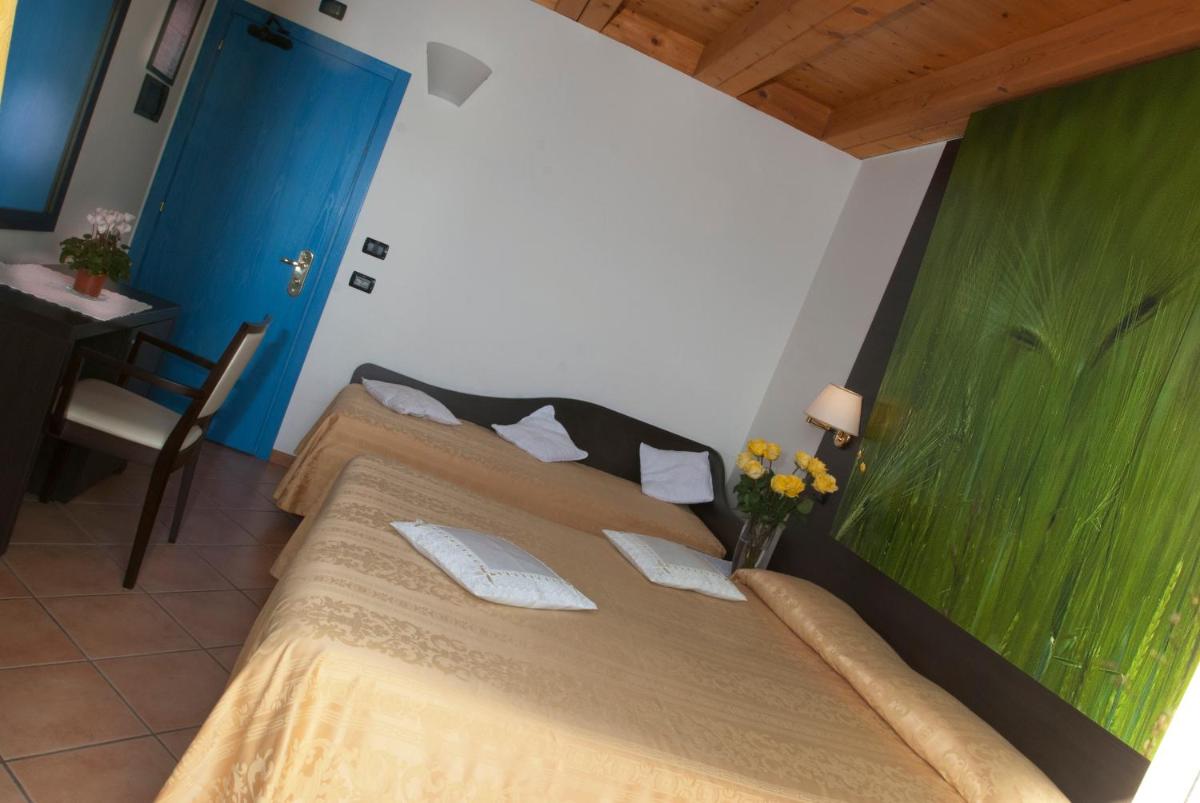 Standard Triple Room photo 3