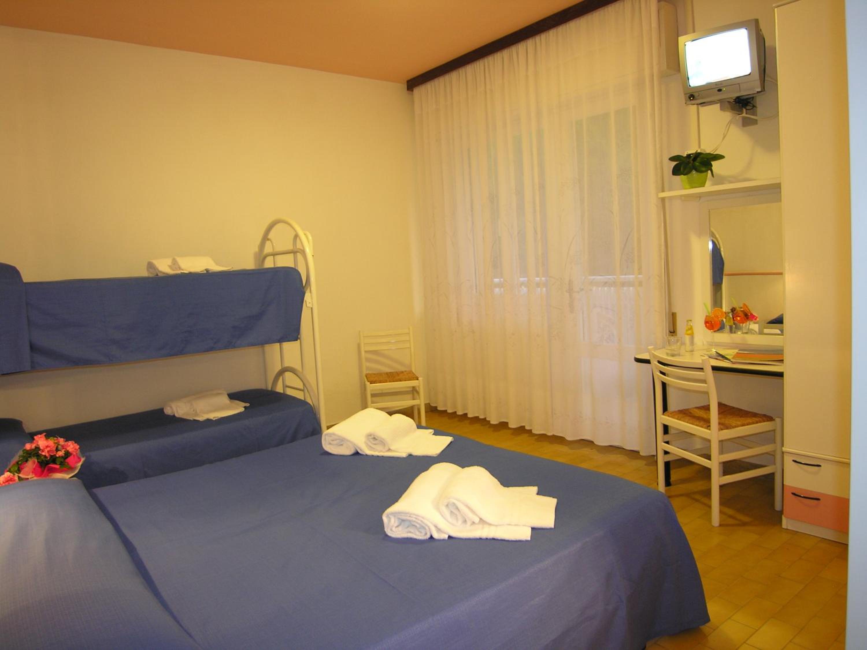 Quadruple Room with Terrace - Photo 1
