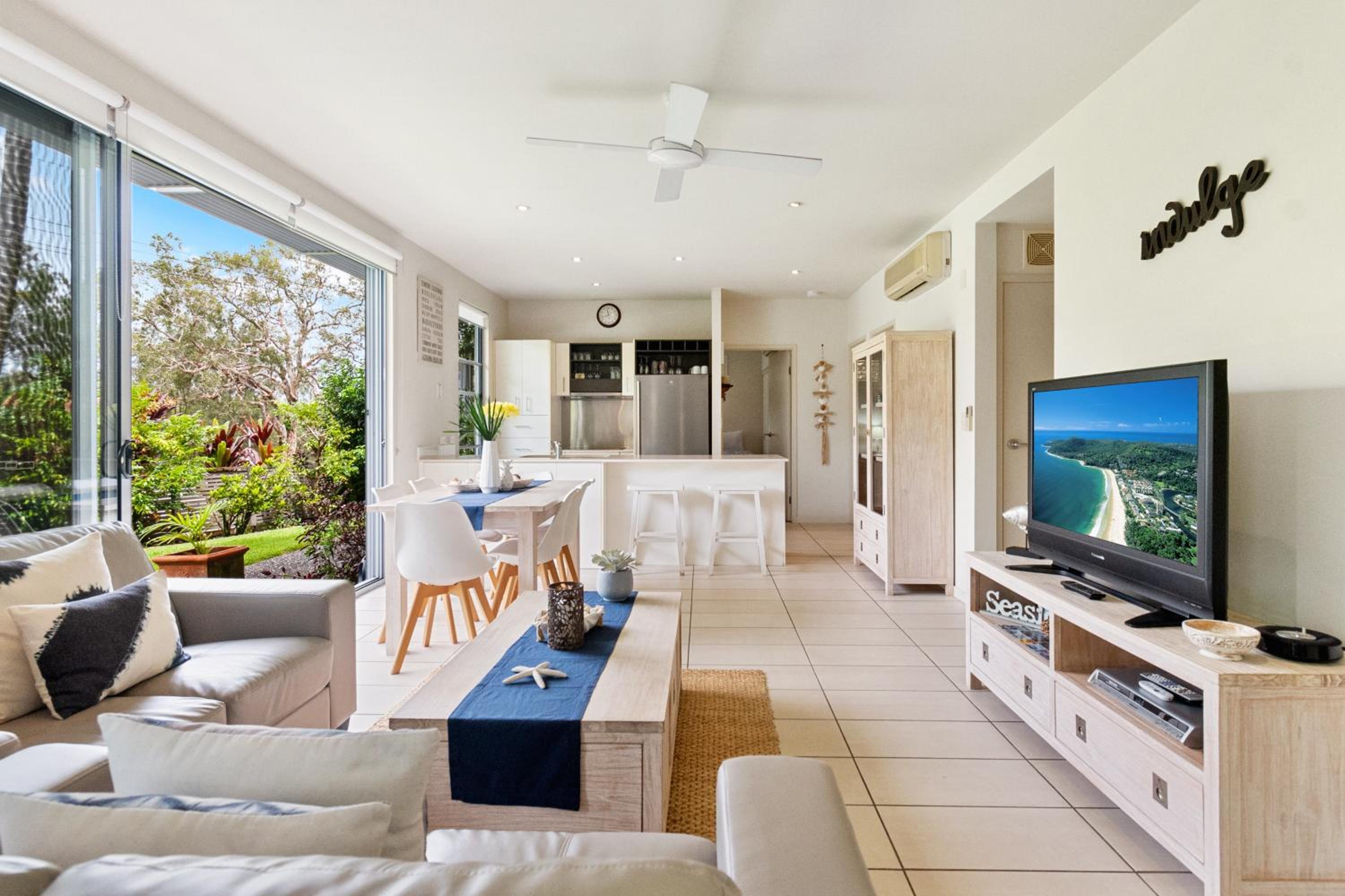 Two-Bedroom Deluxe Apartment with Garden View photo 3