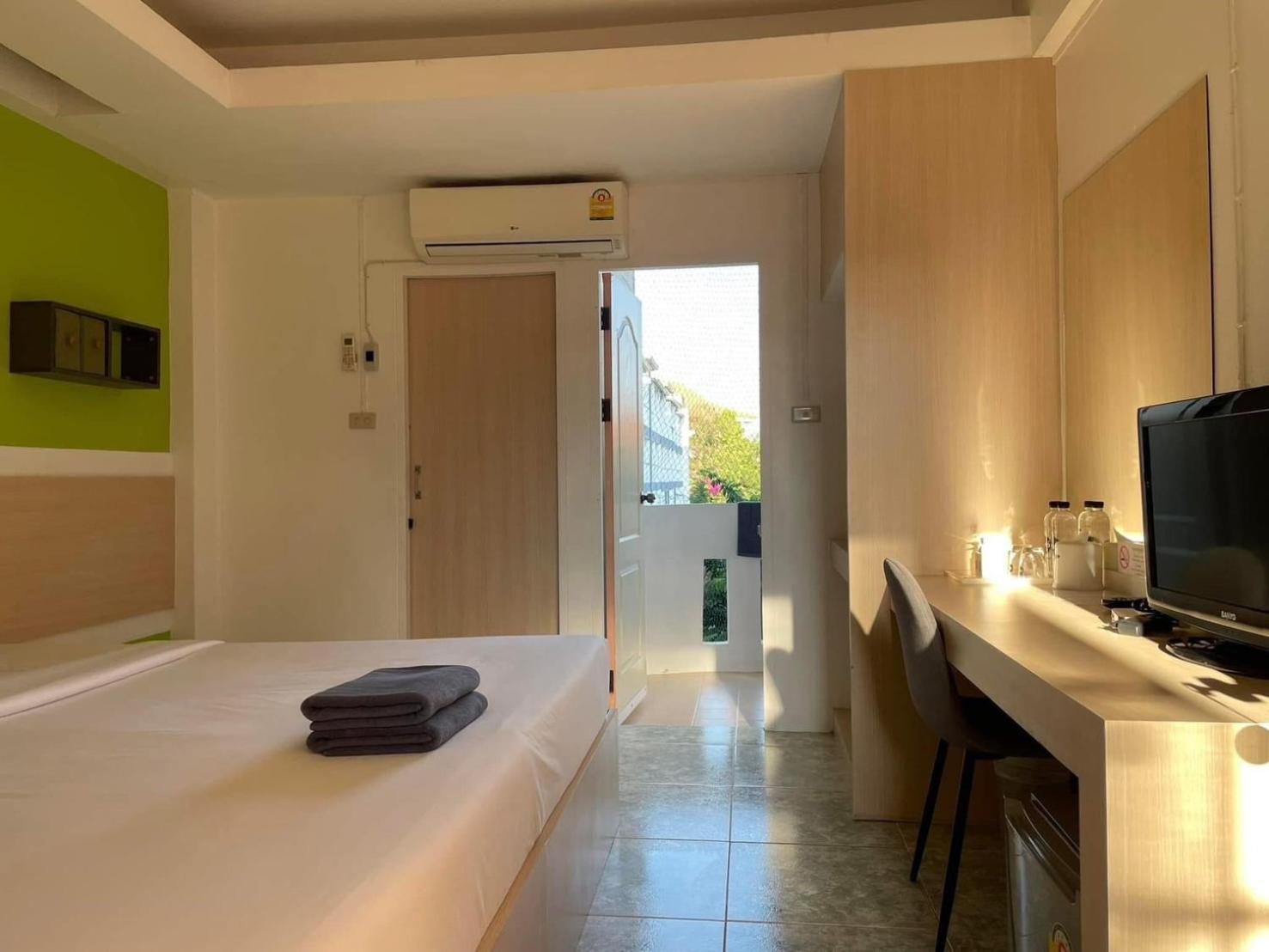Standard Double Room - Photo 7