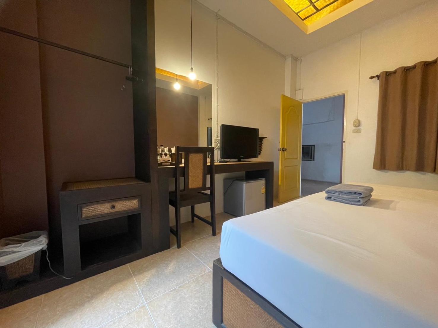 Budget Double Room - Photo 2