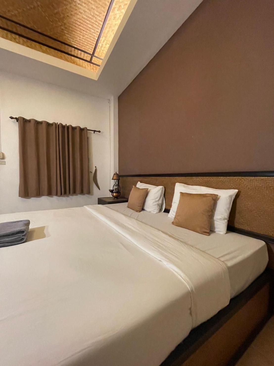 Budget Double Room - Photo 6