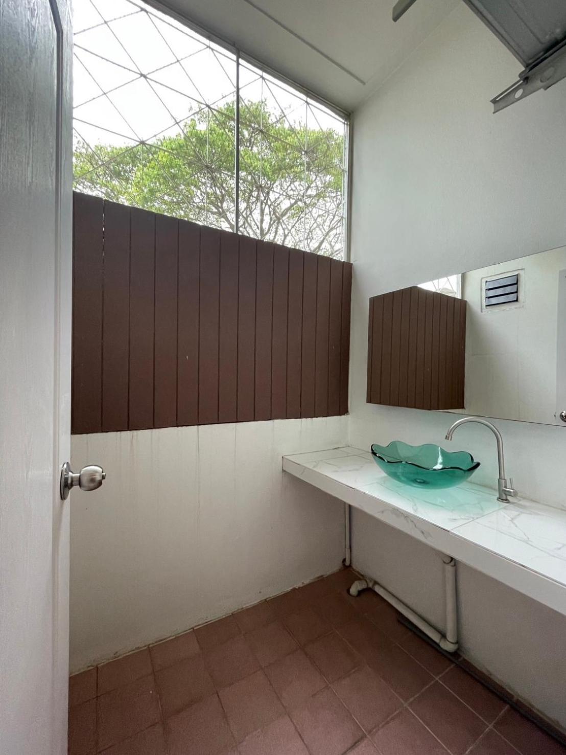 Budget Double Room - Photo 5