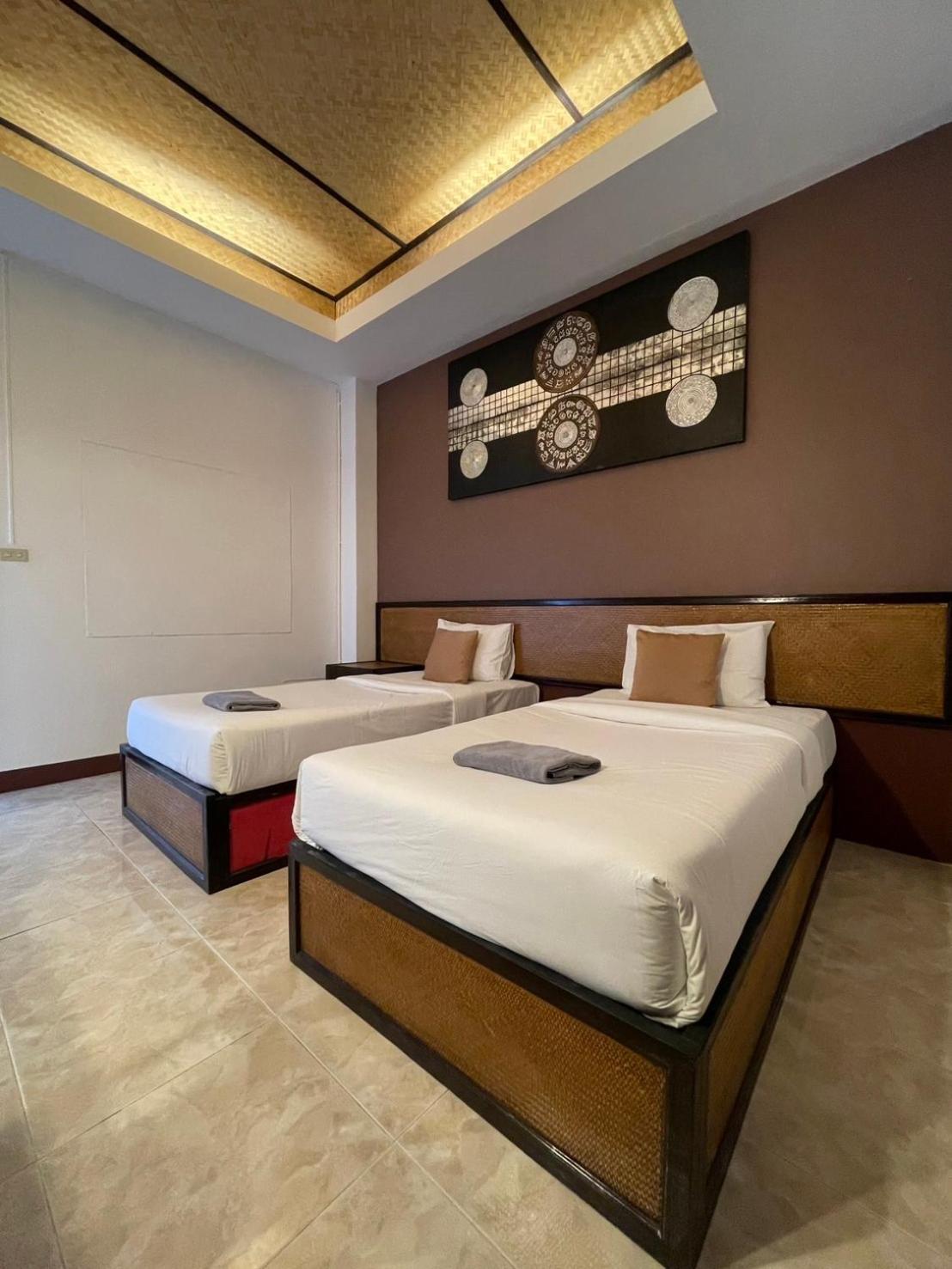 Budget Twin Room - Photo 13