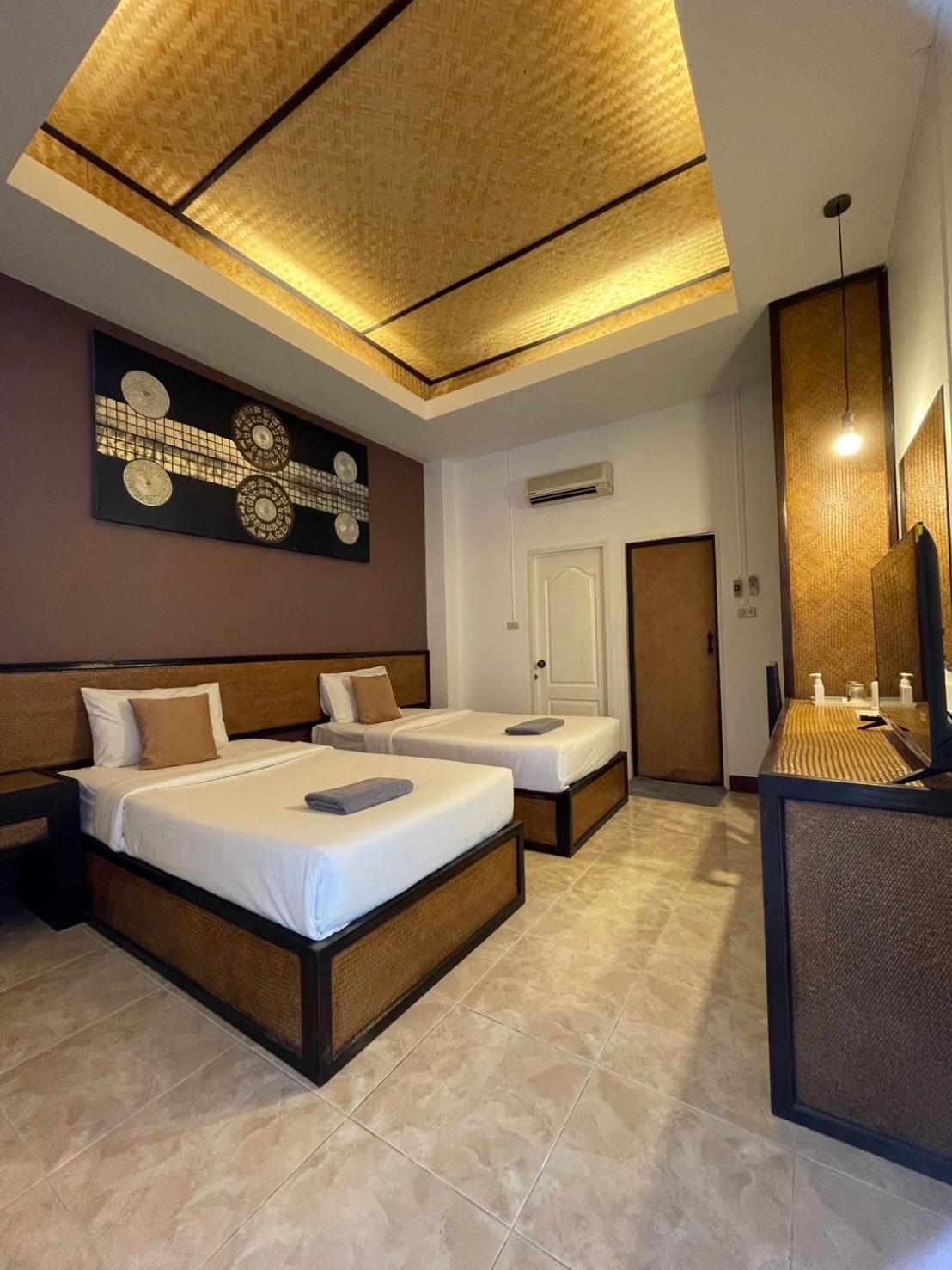 Budget Twin Room - Photo 1