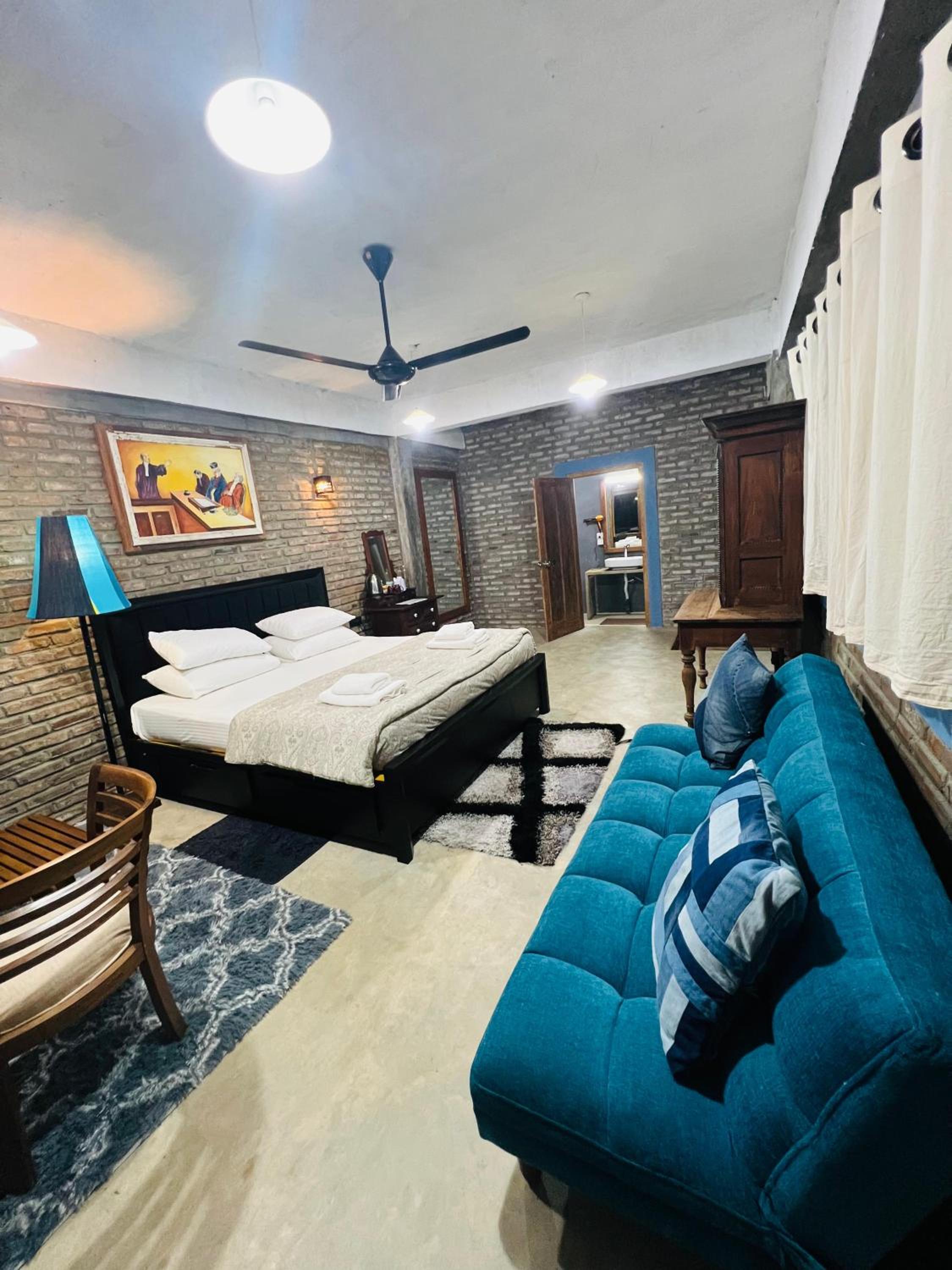 Deluxe King Room photo 3