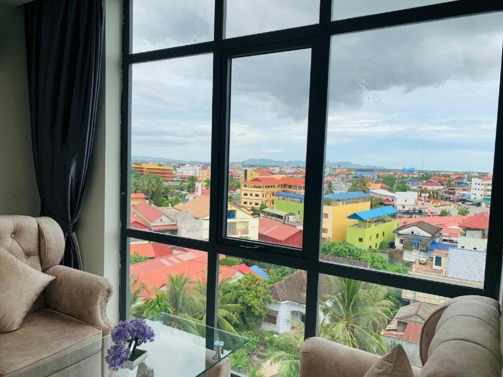 Deluxe King Suite with Balcony photo 1