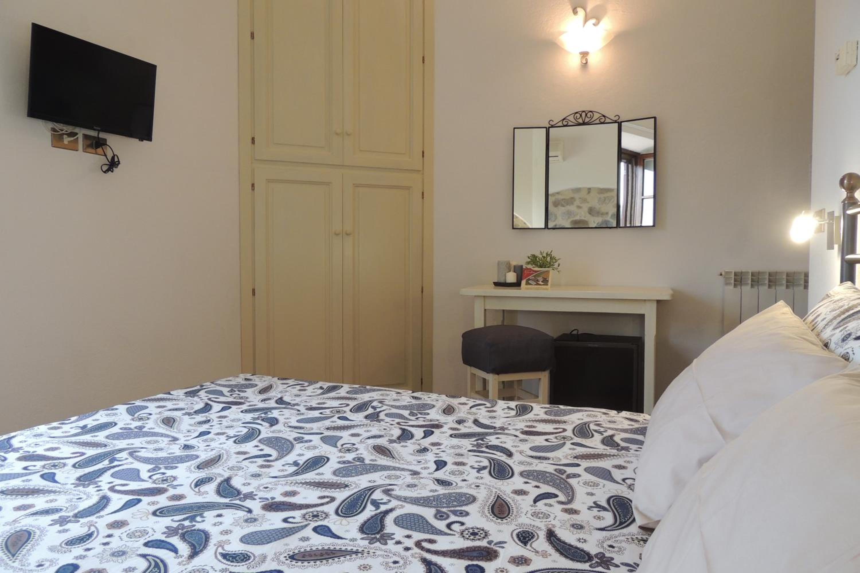 Economy Double Room photo 3