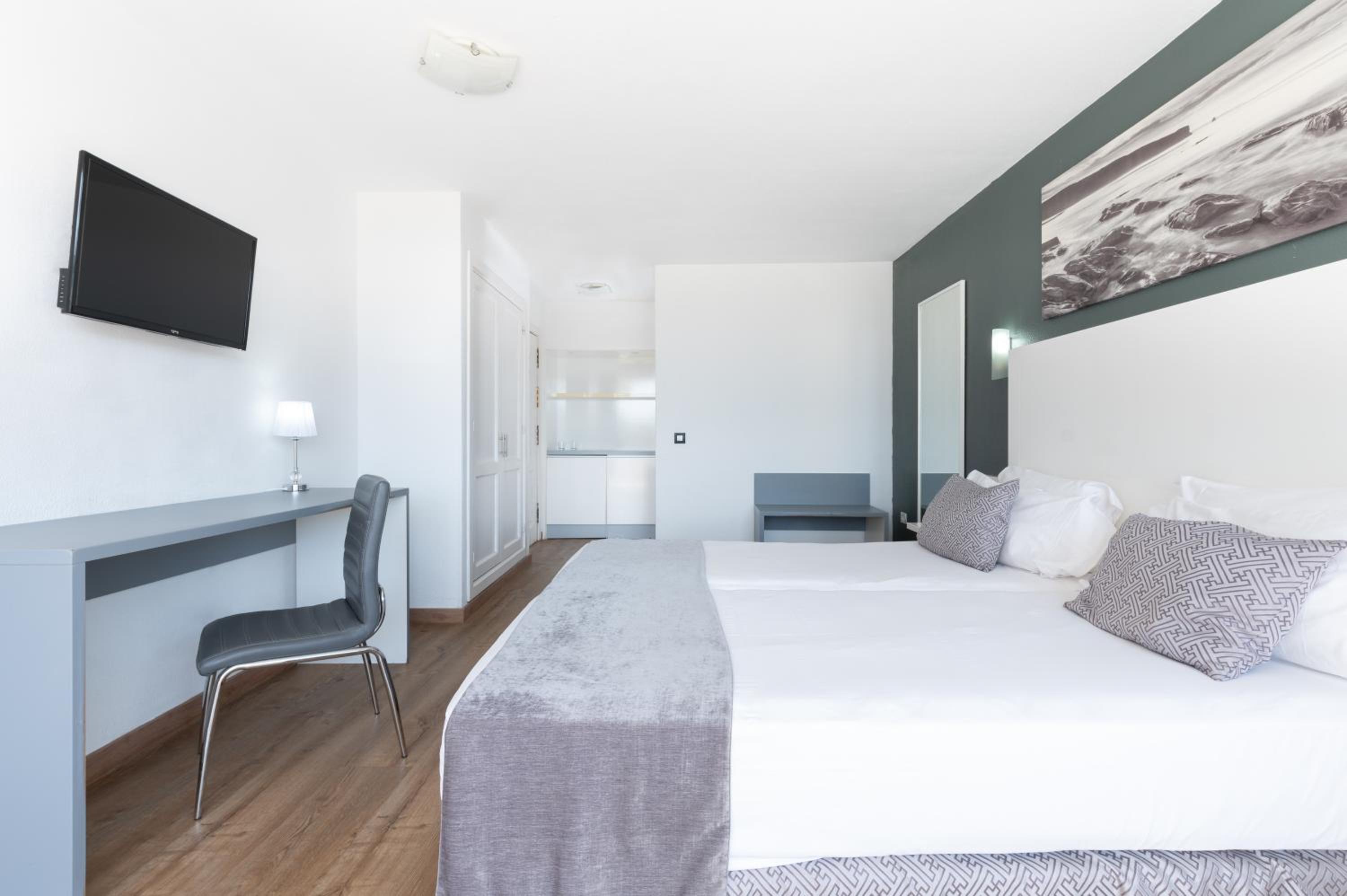 Double Room with Pool View