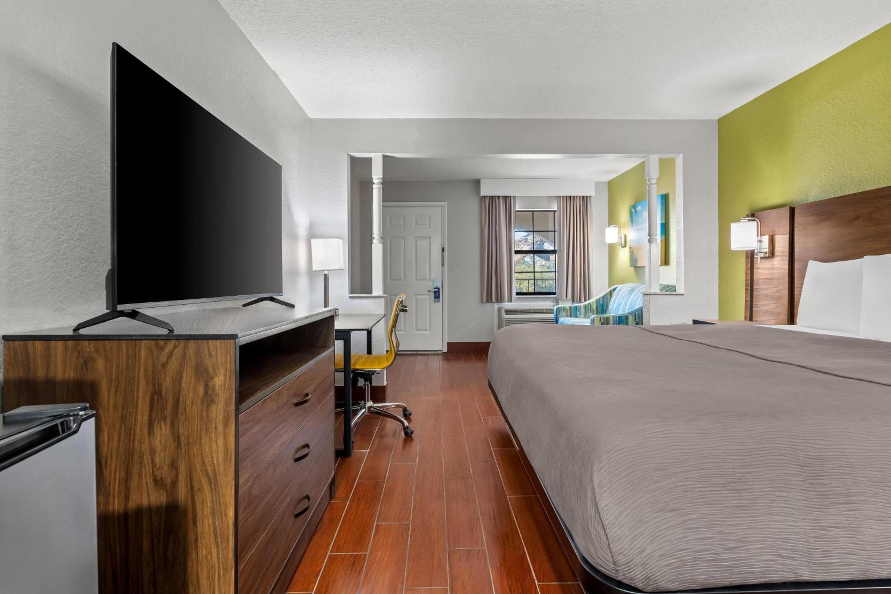 King Room with One King Bed and Roll-In Shower - Mobility Accessible - Non-Smoking - Photo 1