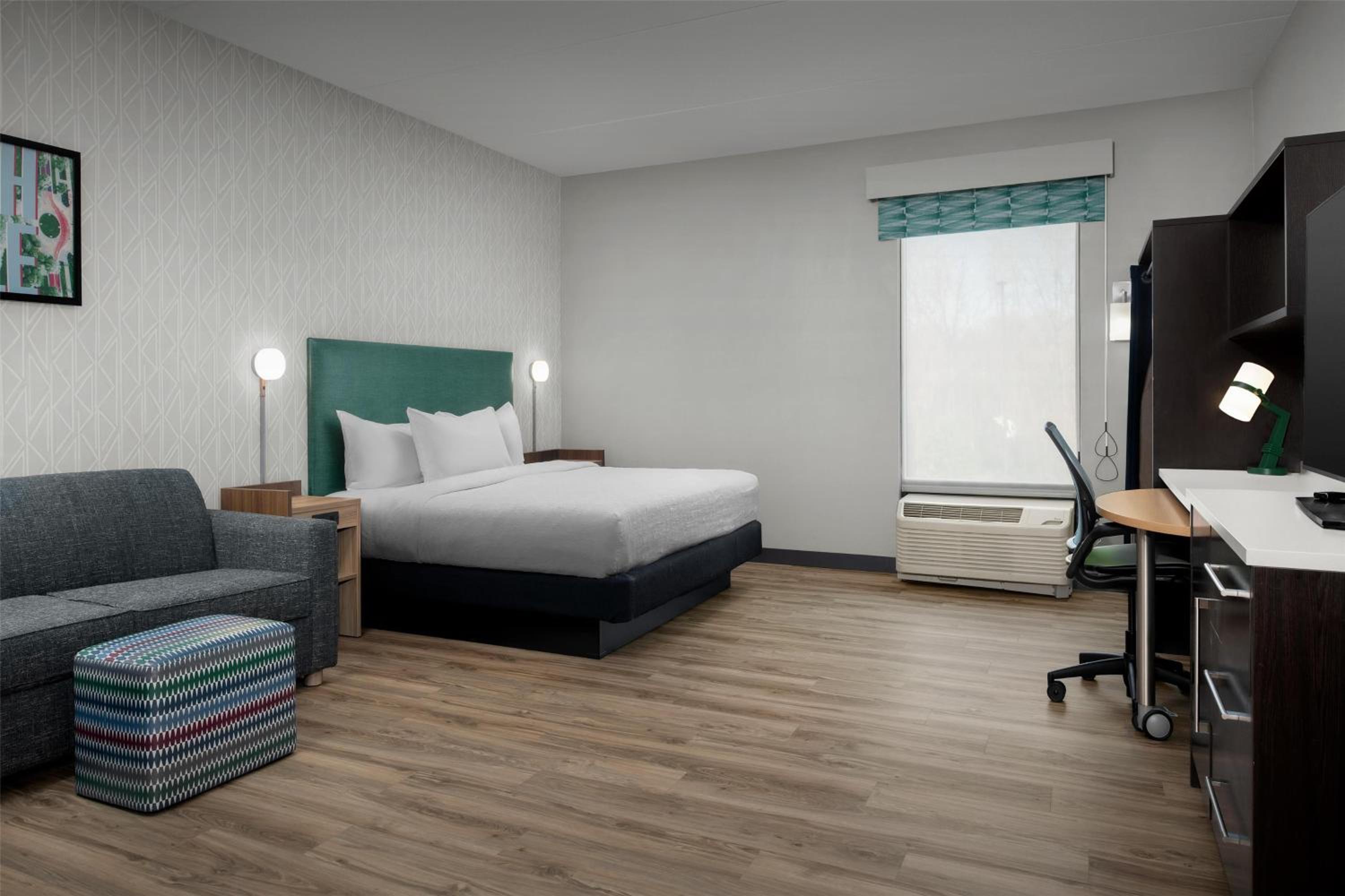 King Studio Suite with Tub - Mobility/Hearing Accessible