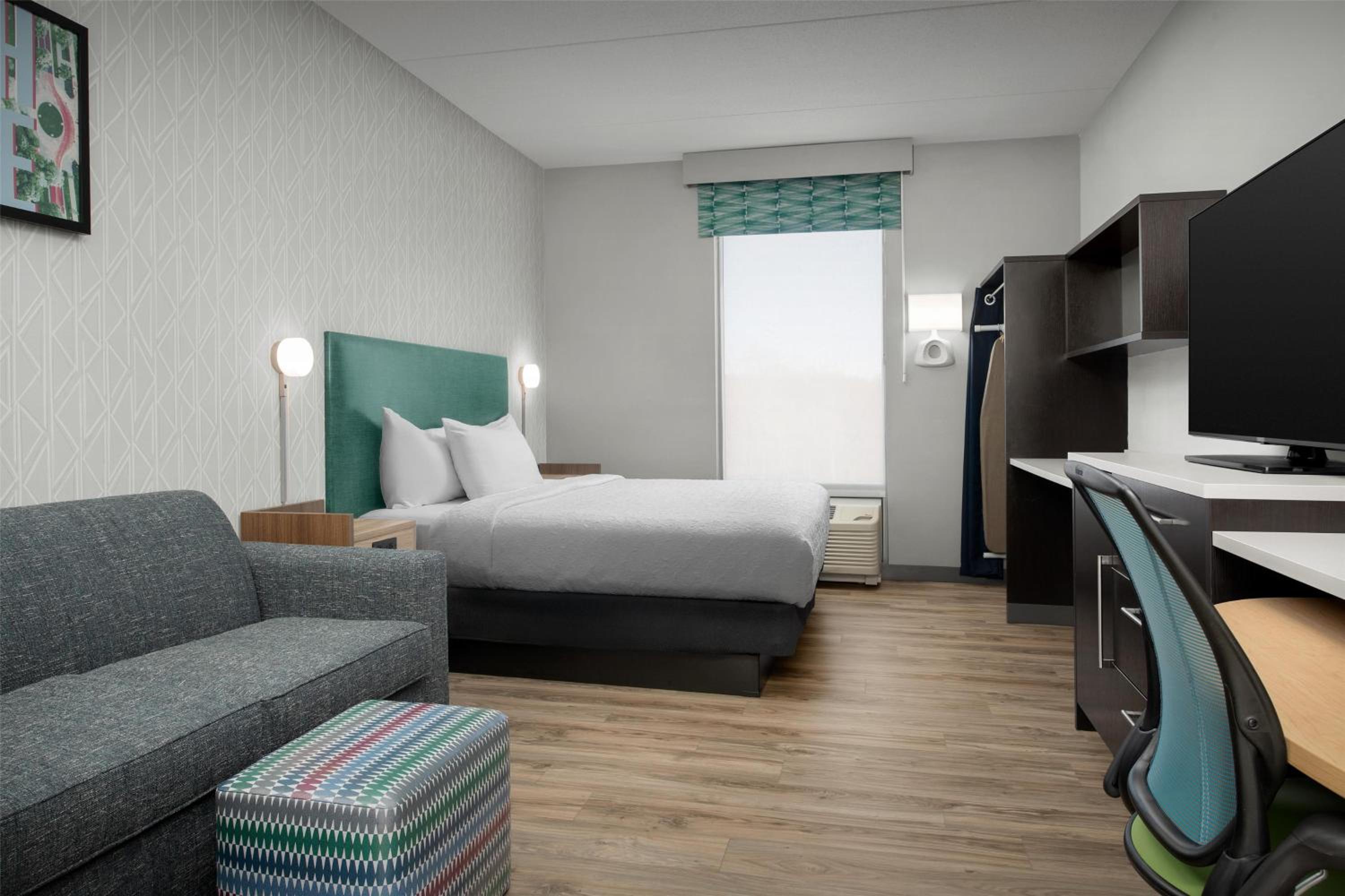 Available room thumbnail 5