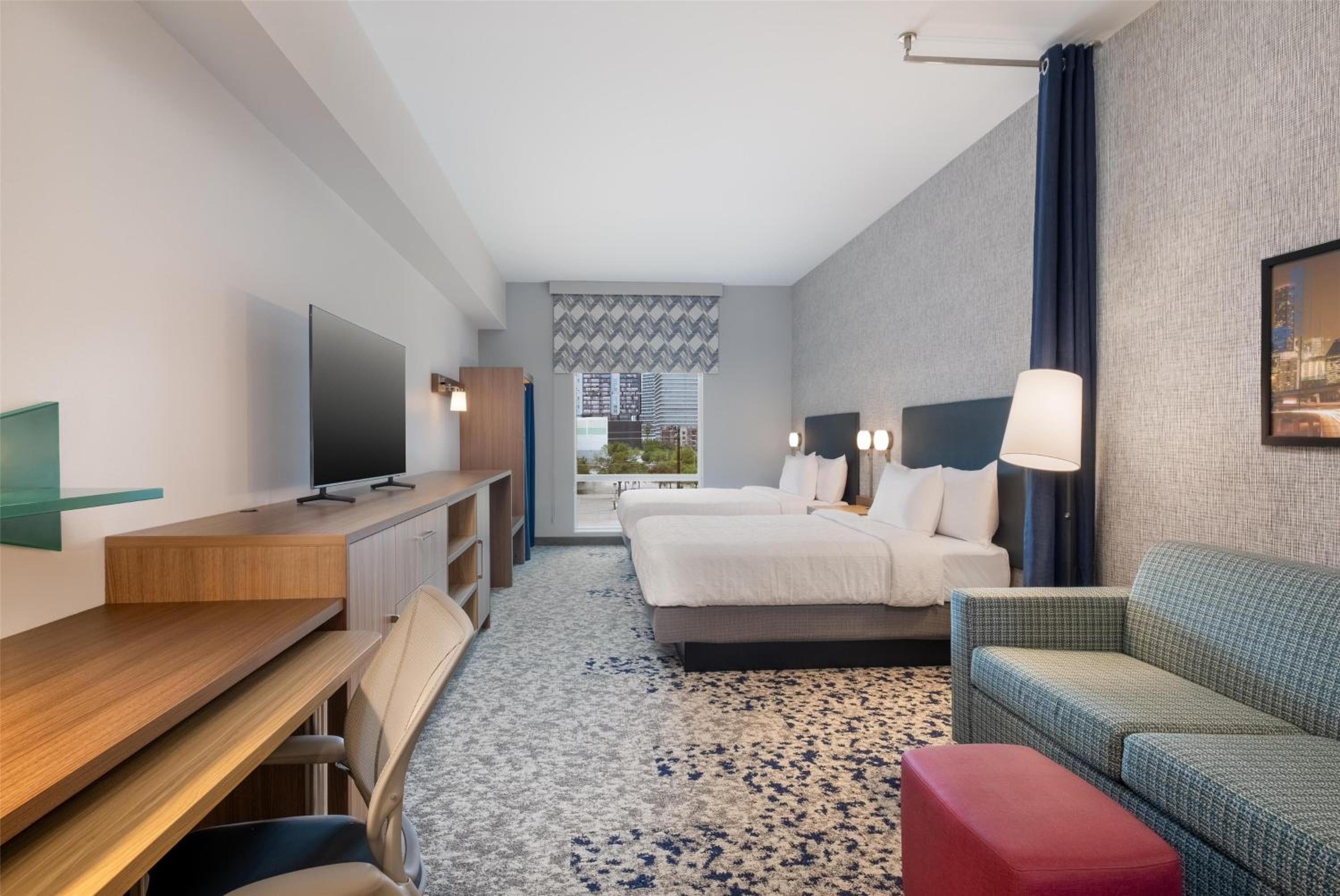 Studio Suite with Two Queen Beds - Photo 8