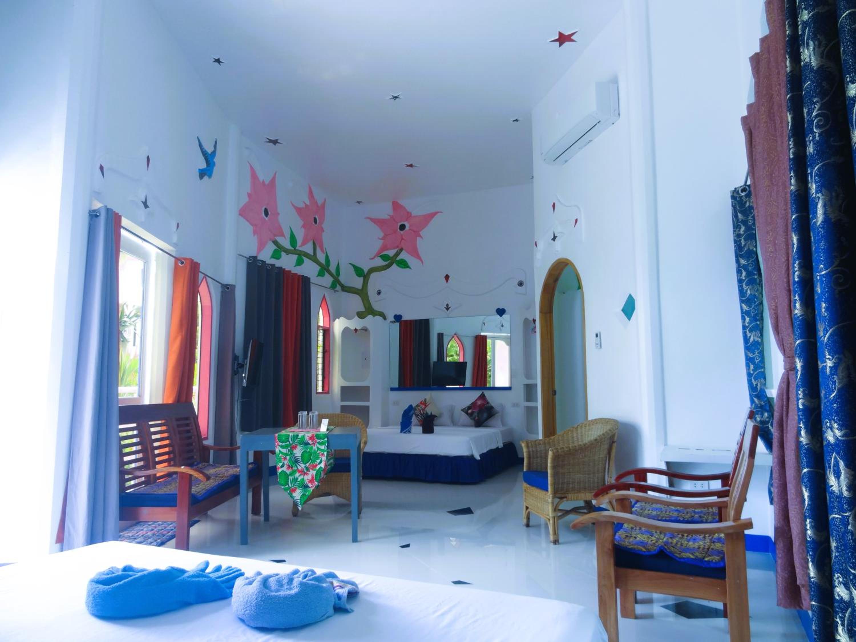 Quadruple Room with Garden View - Photo 6