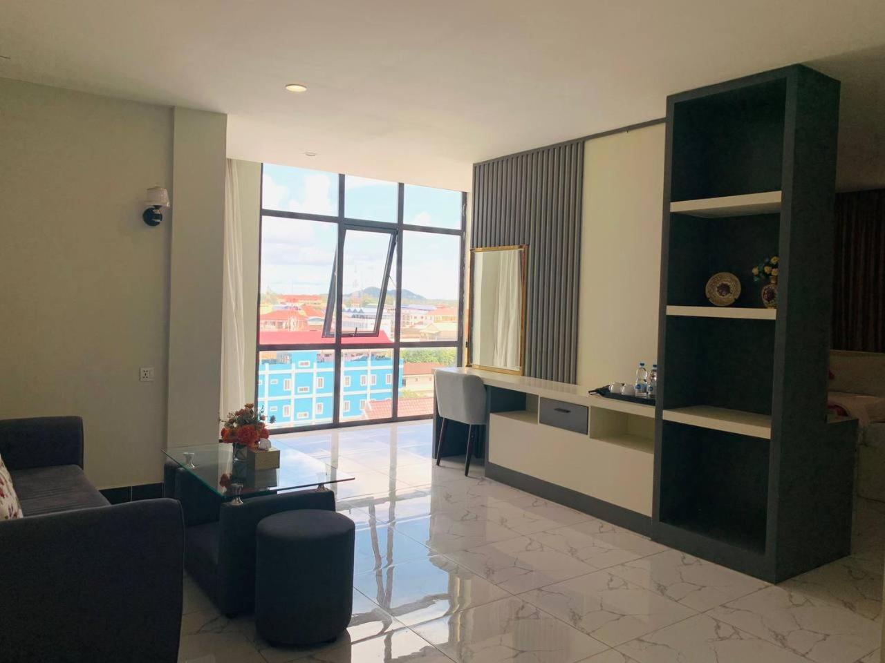 Deluxe Family Room