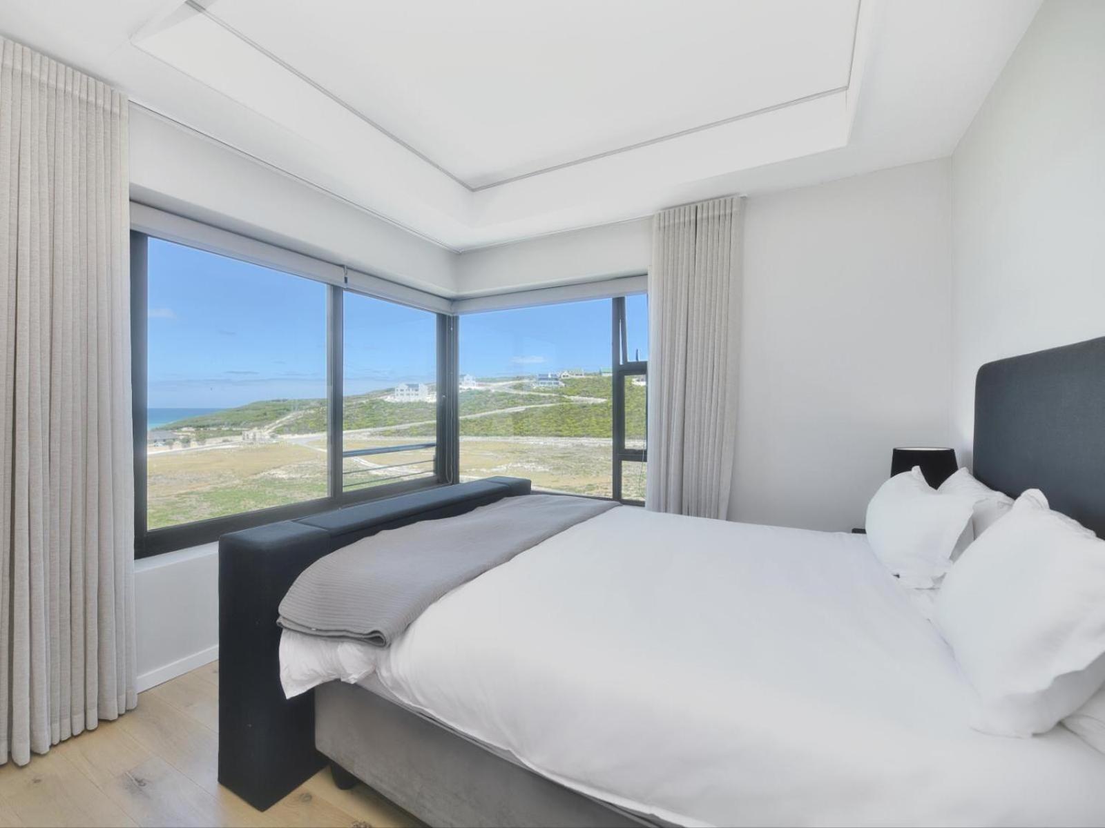 Luxury Villa photo 3