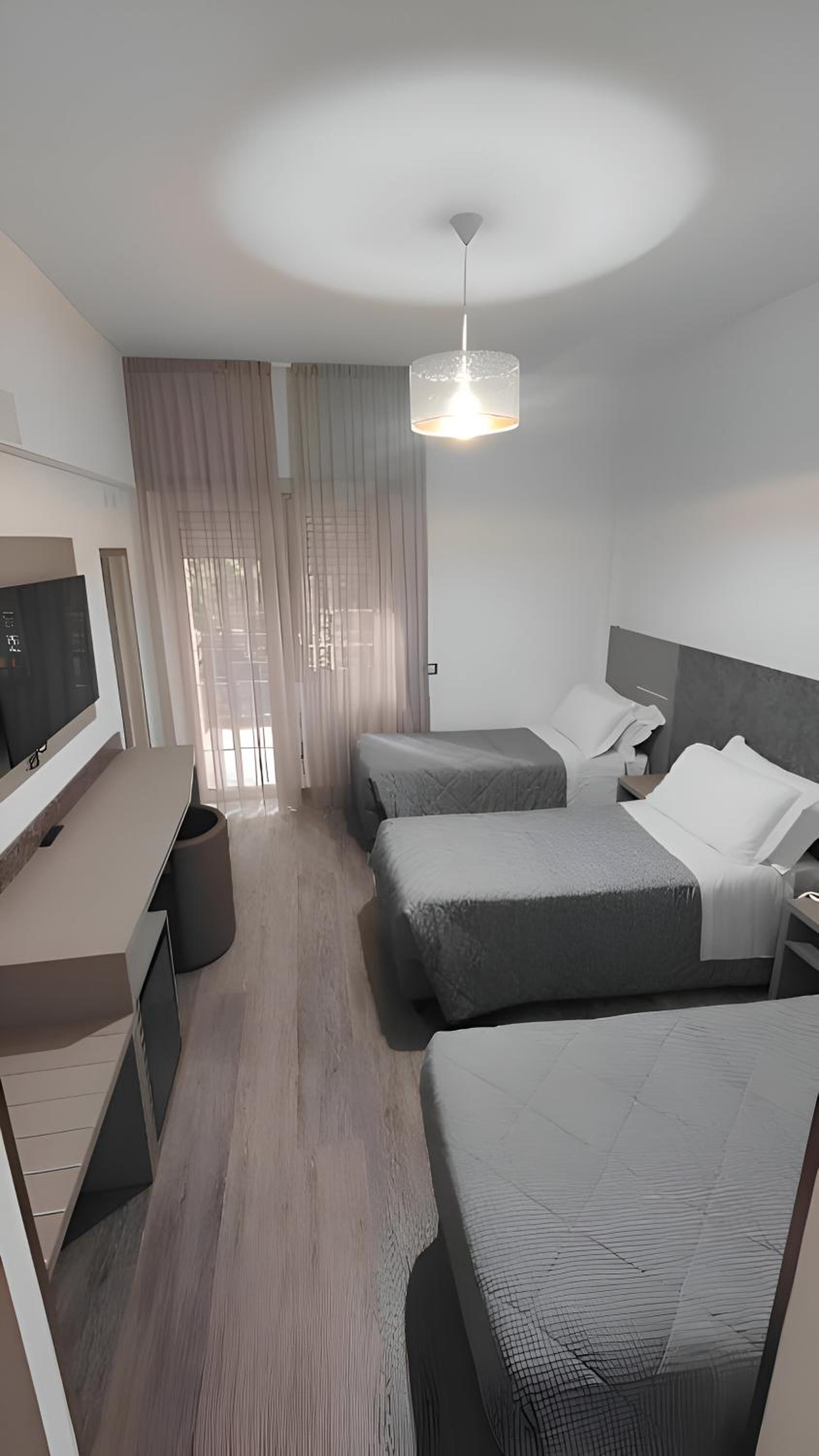 Standard Triple Room thumbnail 5
