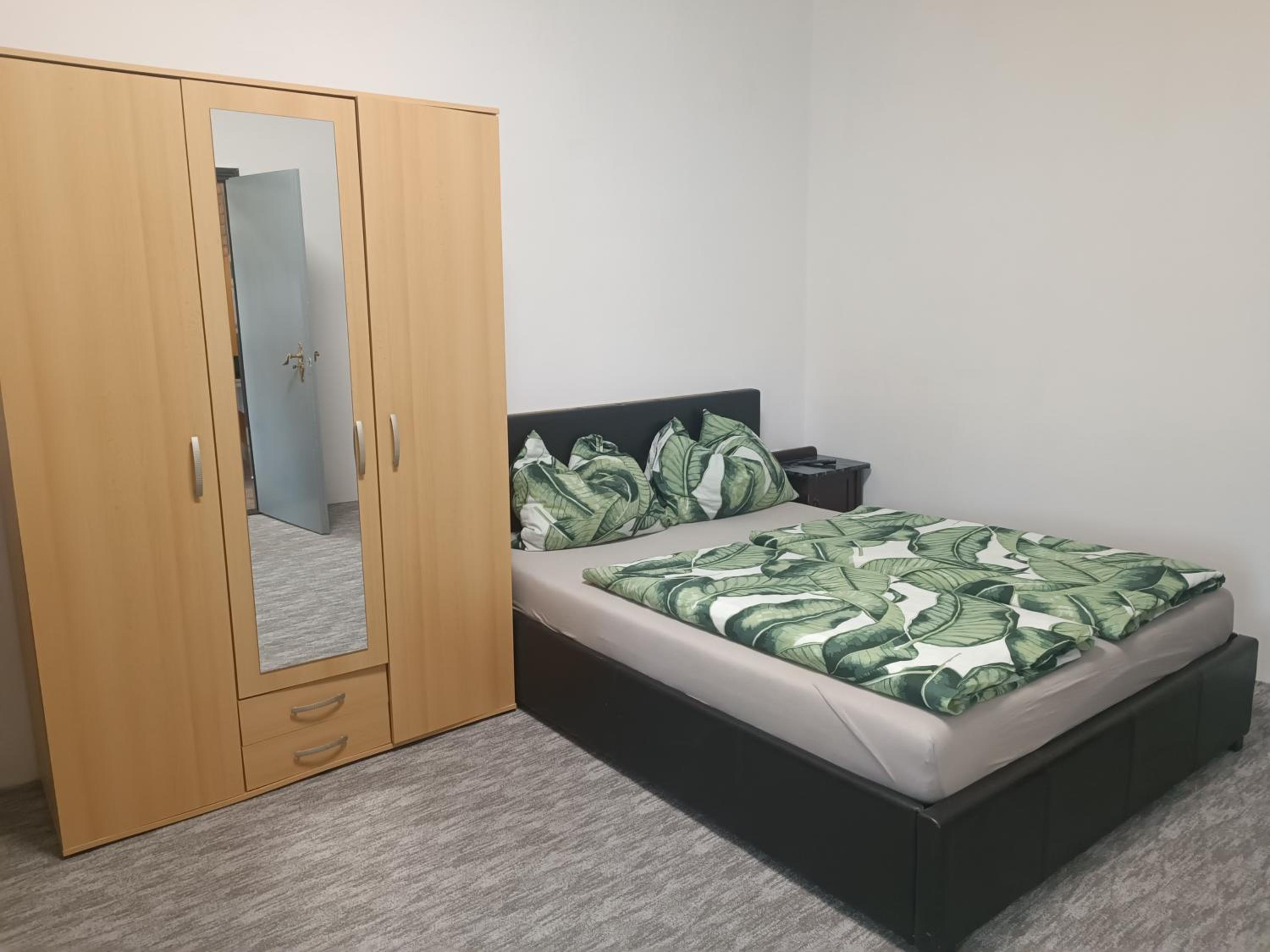 Deluxe Double Room (2 Adults + 1 Child)