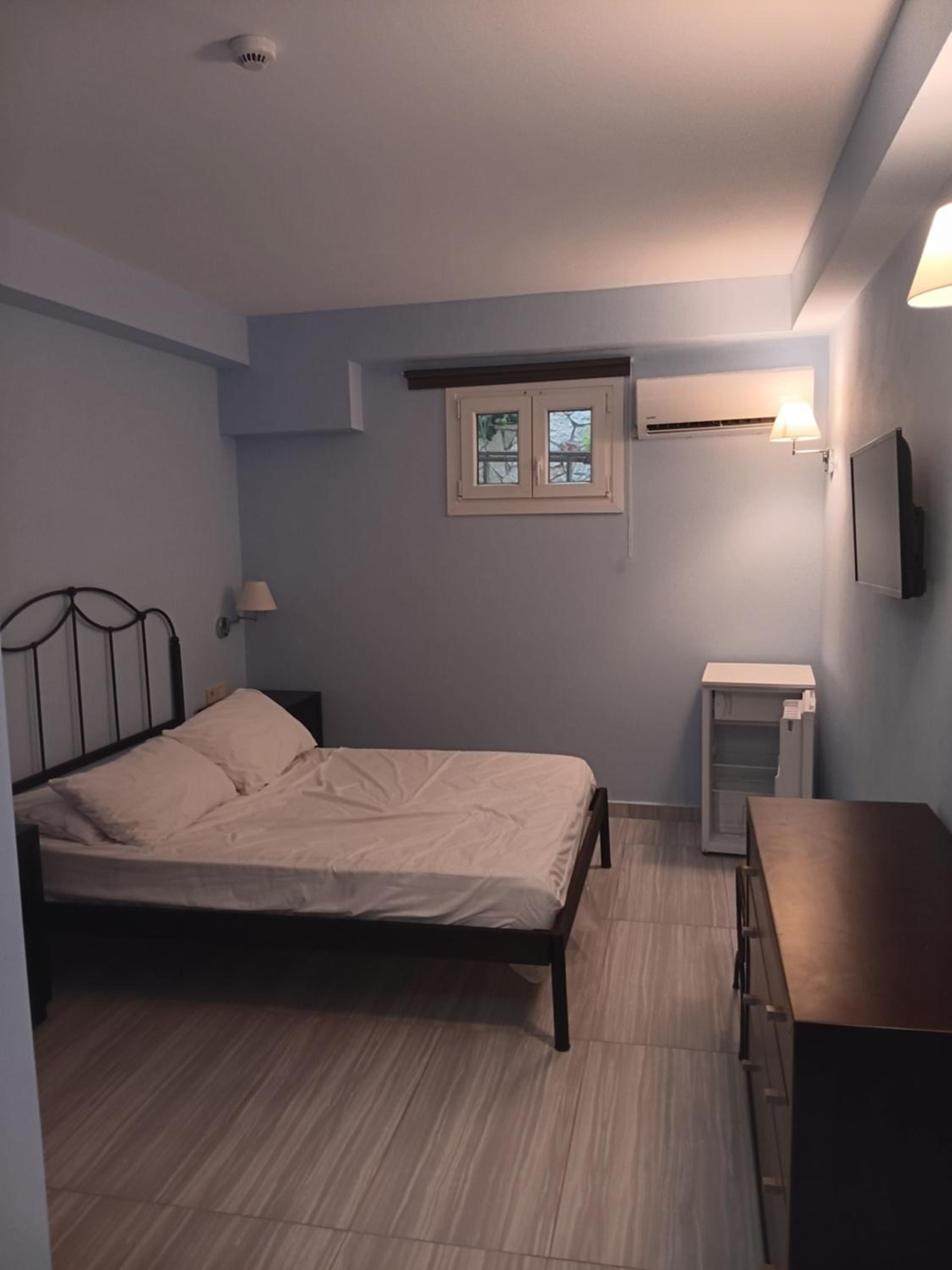 Economy Double Room photo 2