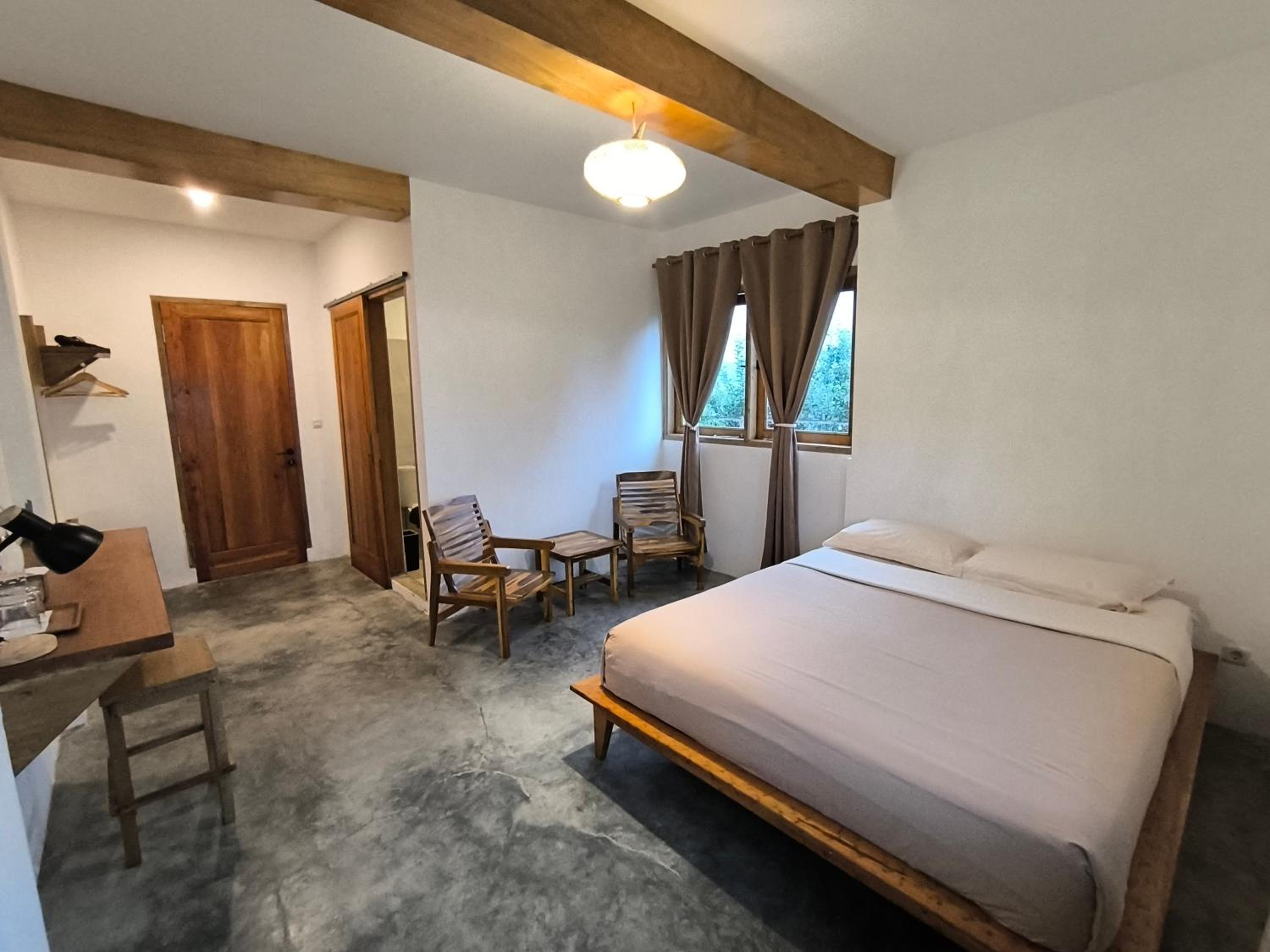 Deluxe Queen Room