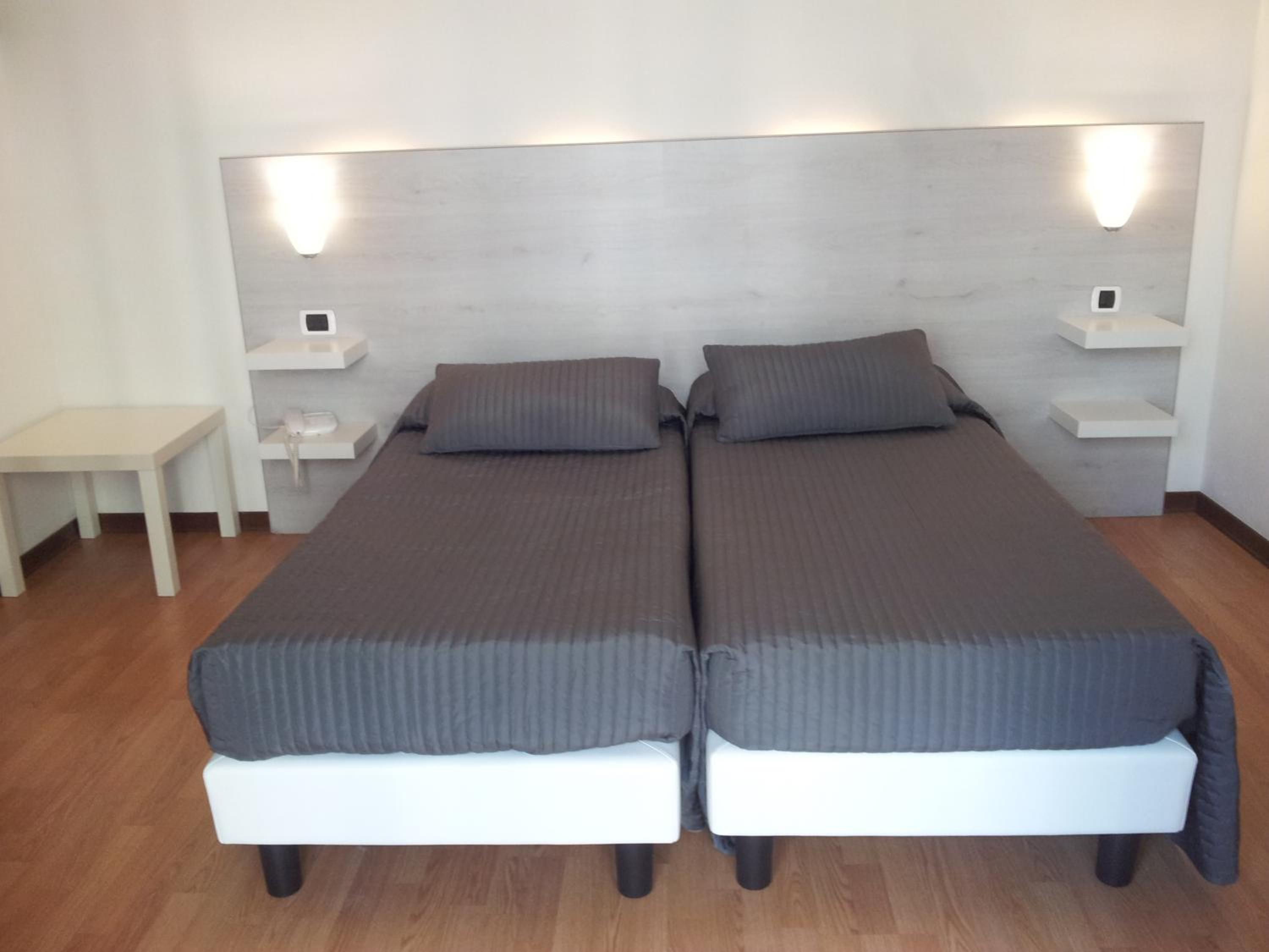 Economy Double Room - Photo 2