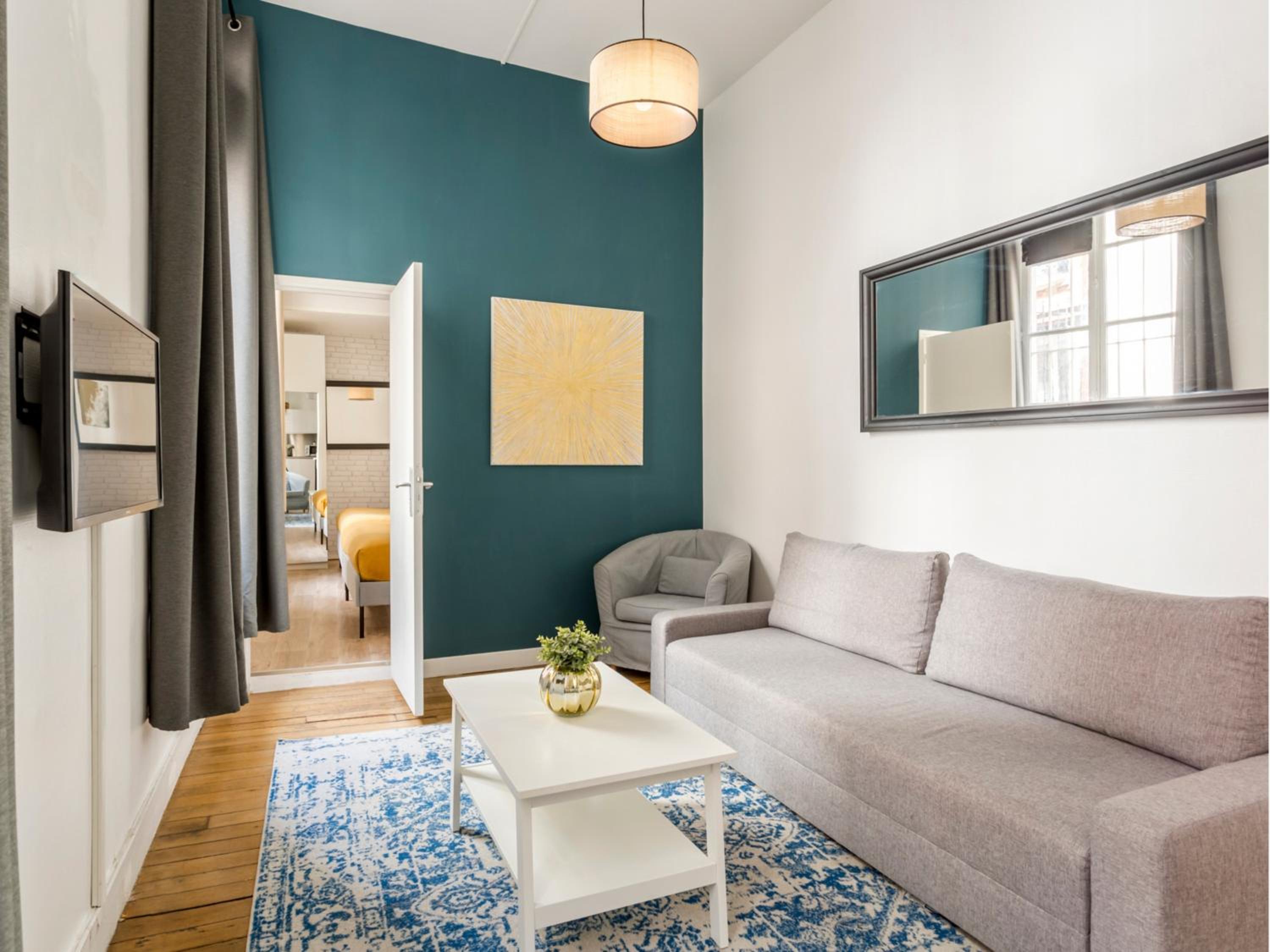Three-Bedroom Apartment photo 2