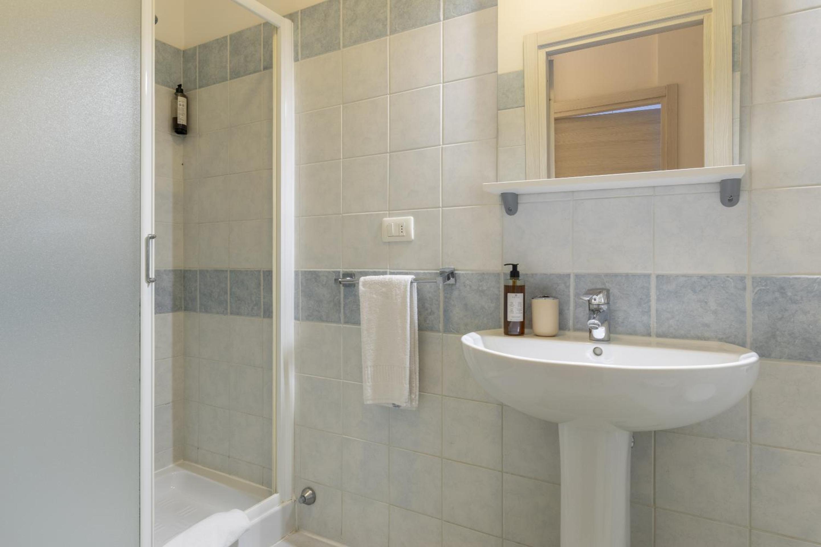 Single Room with Private External Bathroom