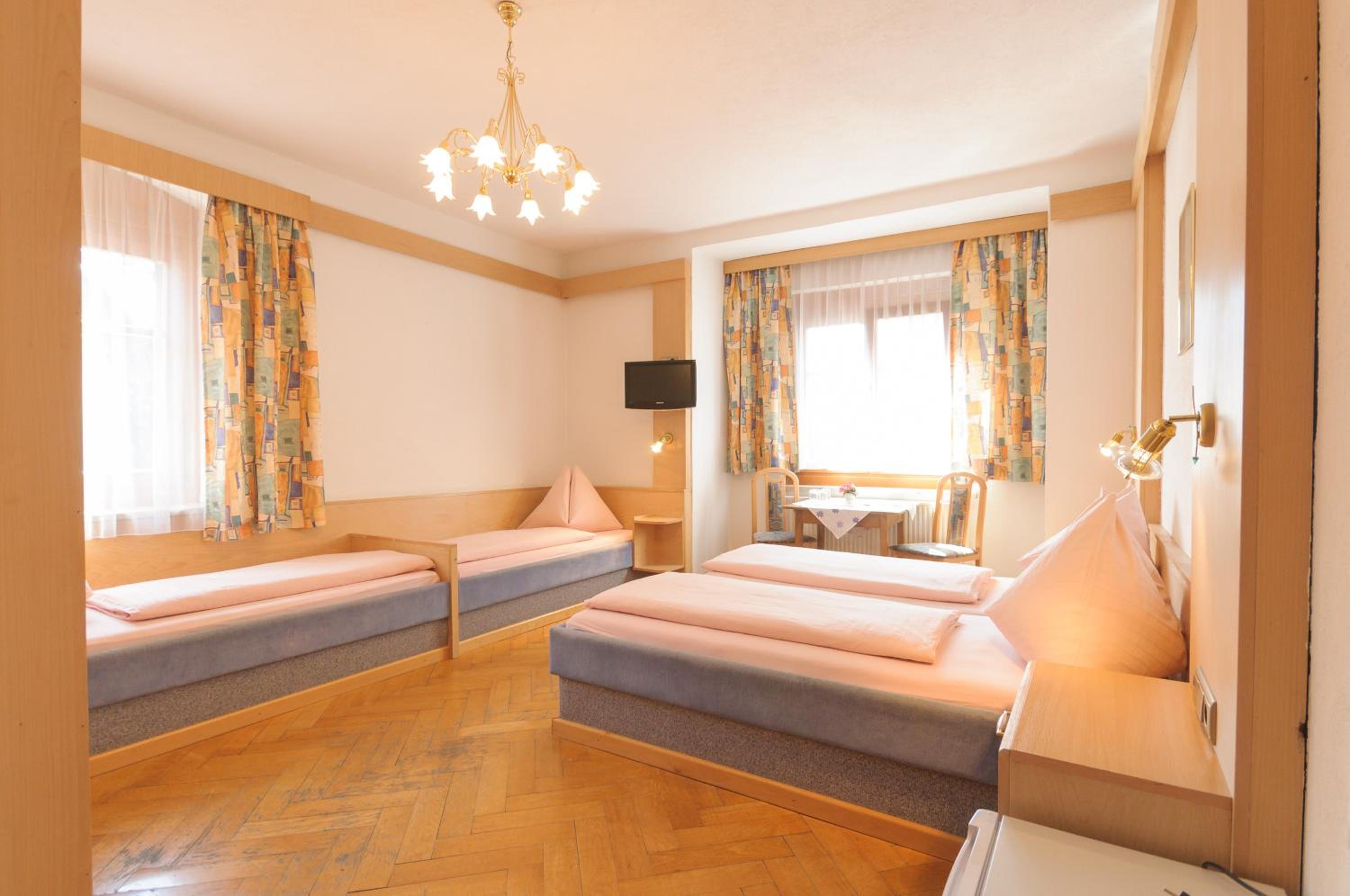 Quadruple Room - Photo 2