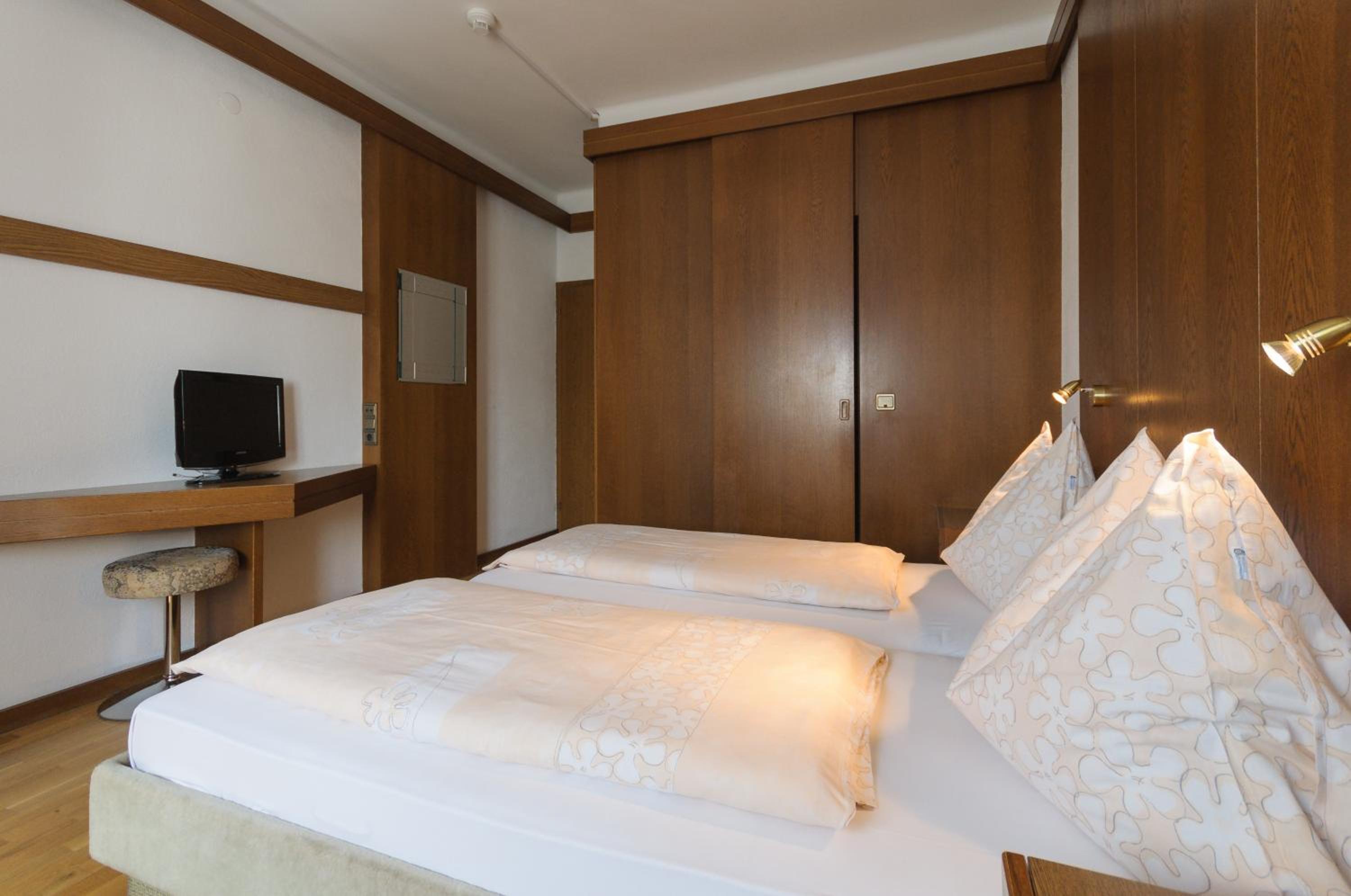 Double Room - Photo 16