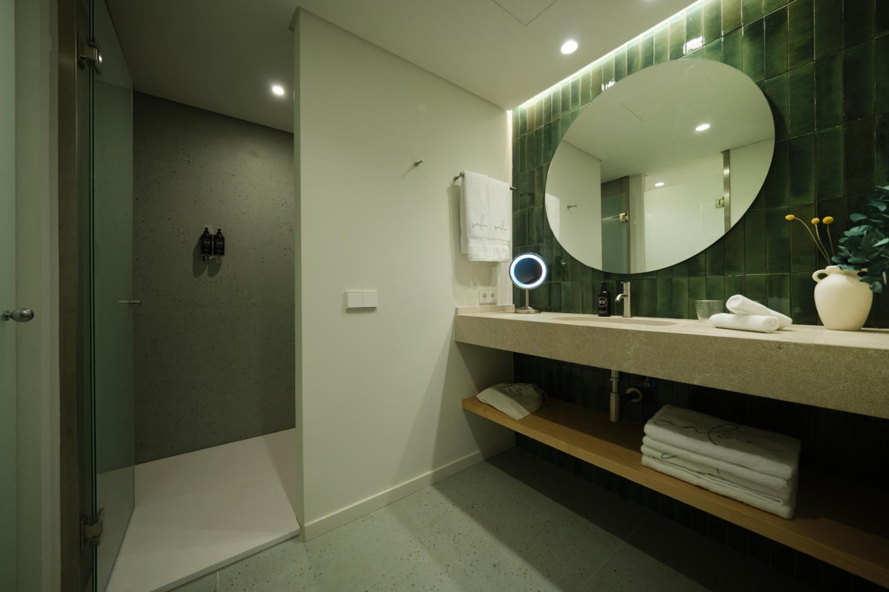 Deluxe Room with Mountain View