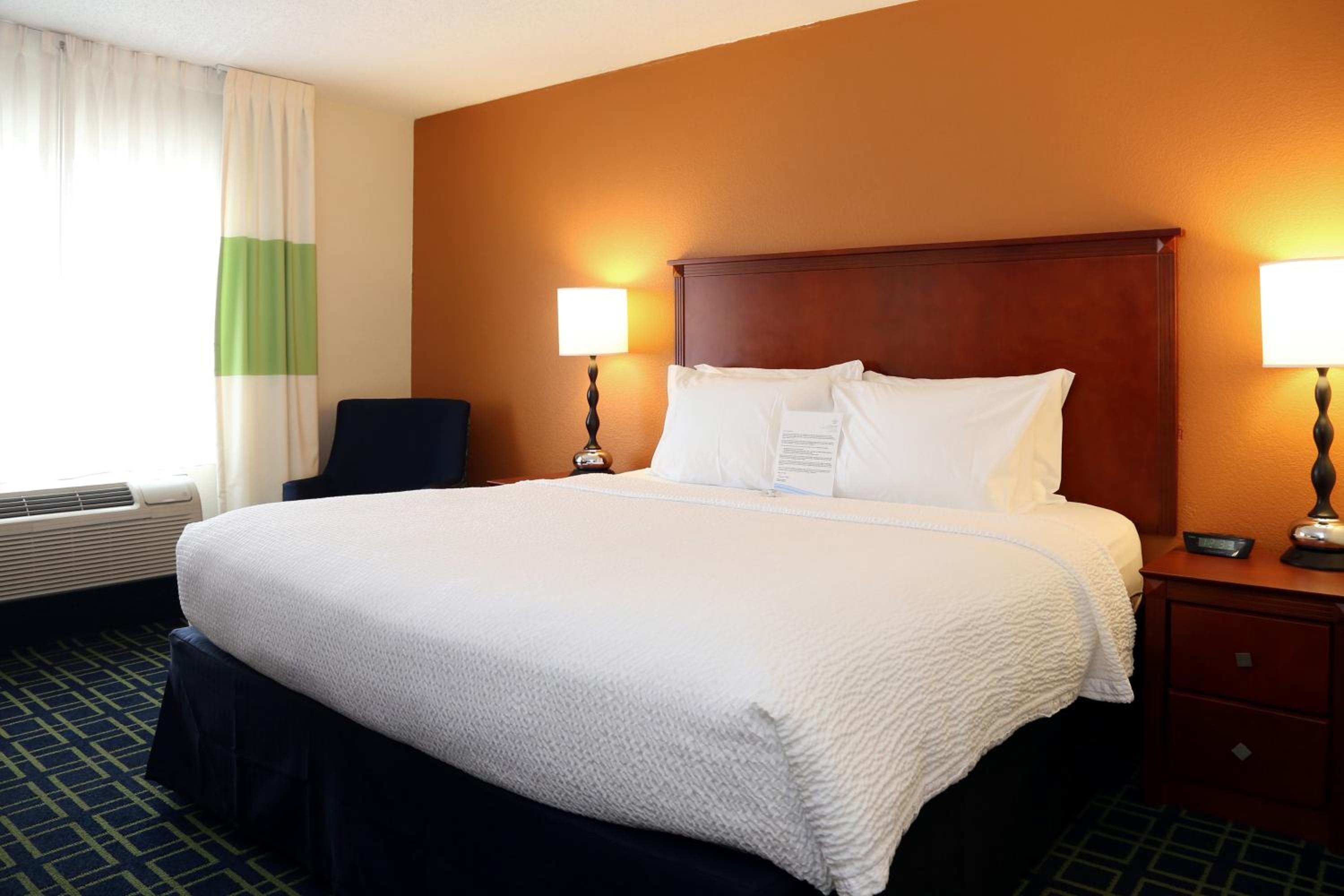 King Room - Disability Access/Non Smoking/Exterior Hall