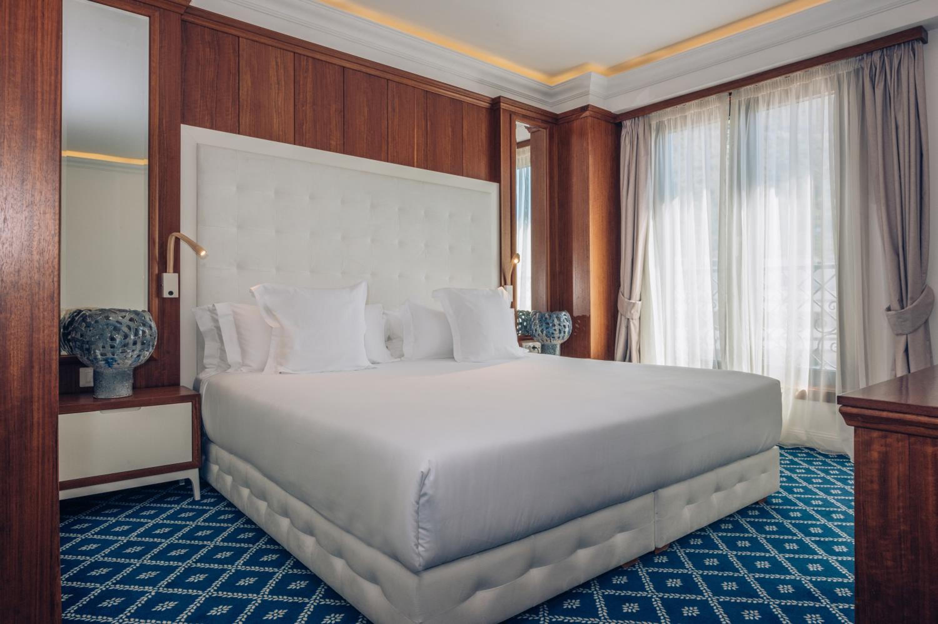 Junior Suite Side Sea View